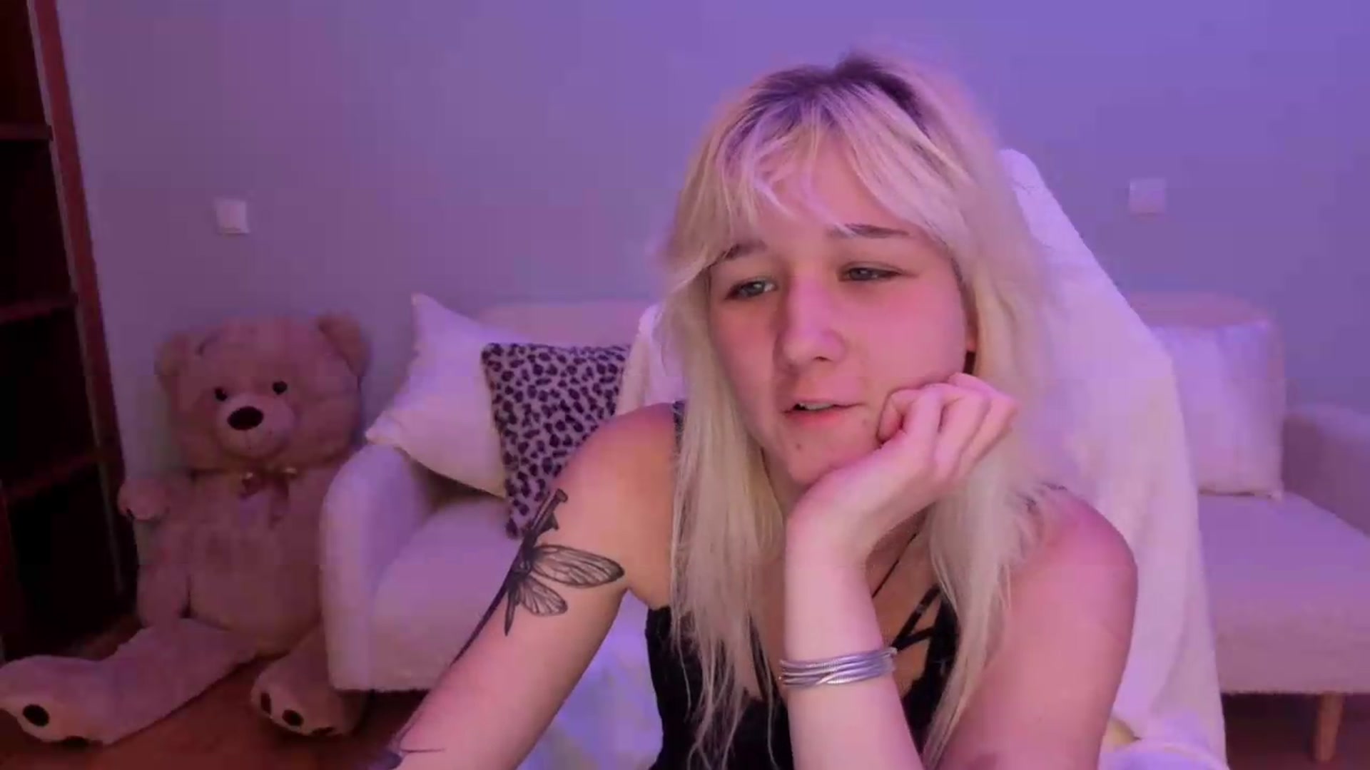 Gallery image thumbnail from Liliia's myfreecams stream on, 05/25/2026, 14:28 image 3 of 20