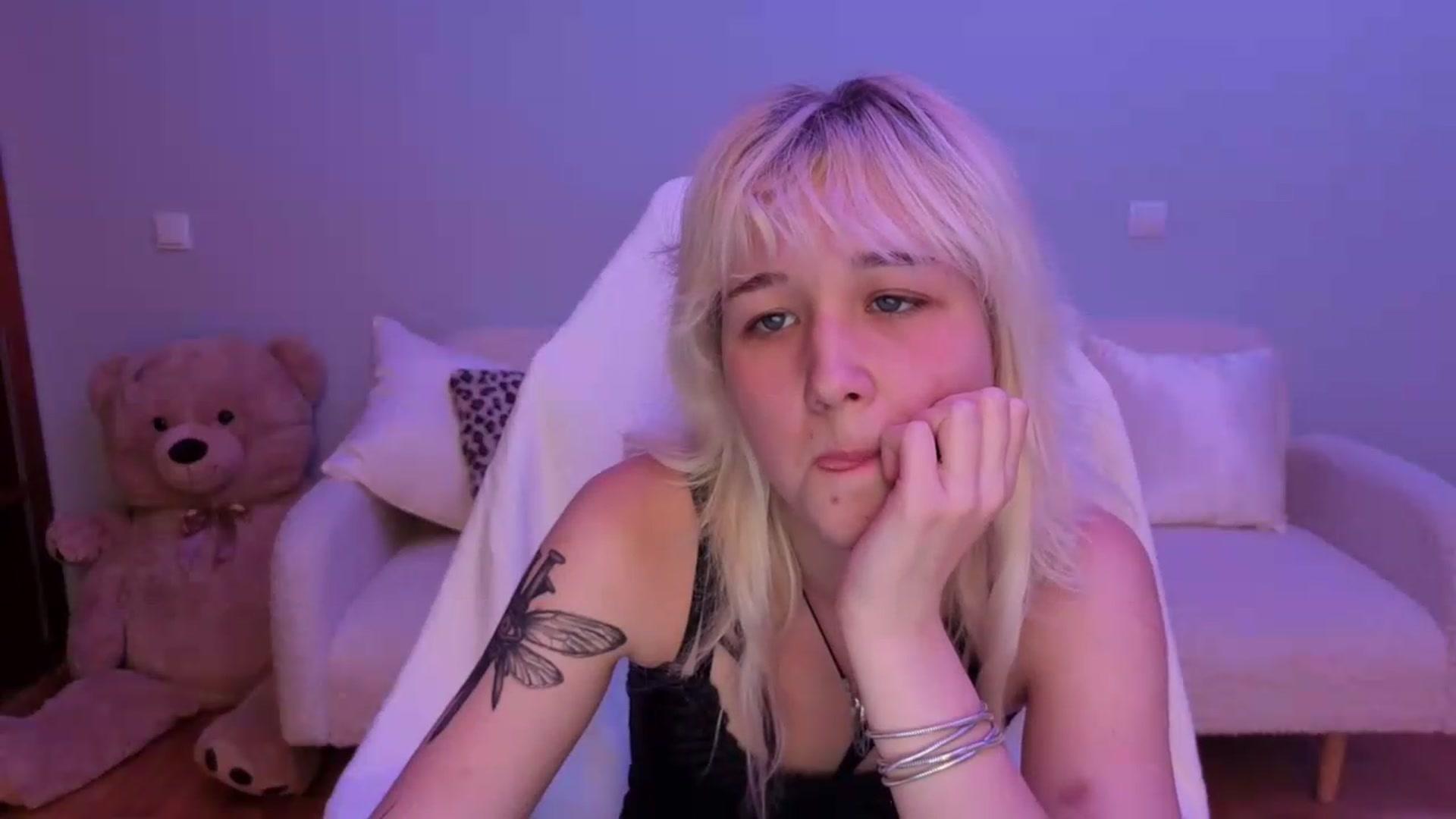 Gallery image thumbnail from Liliia's myfreecams stream on, 05/25/2026, 17:24 image 18 of 20