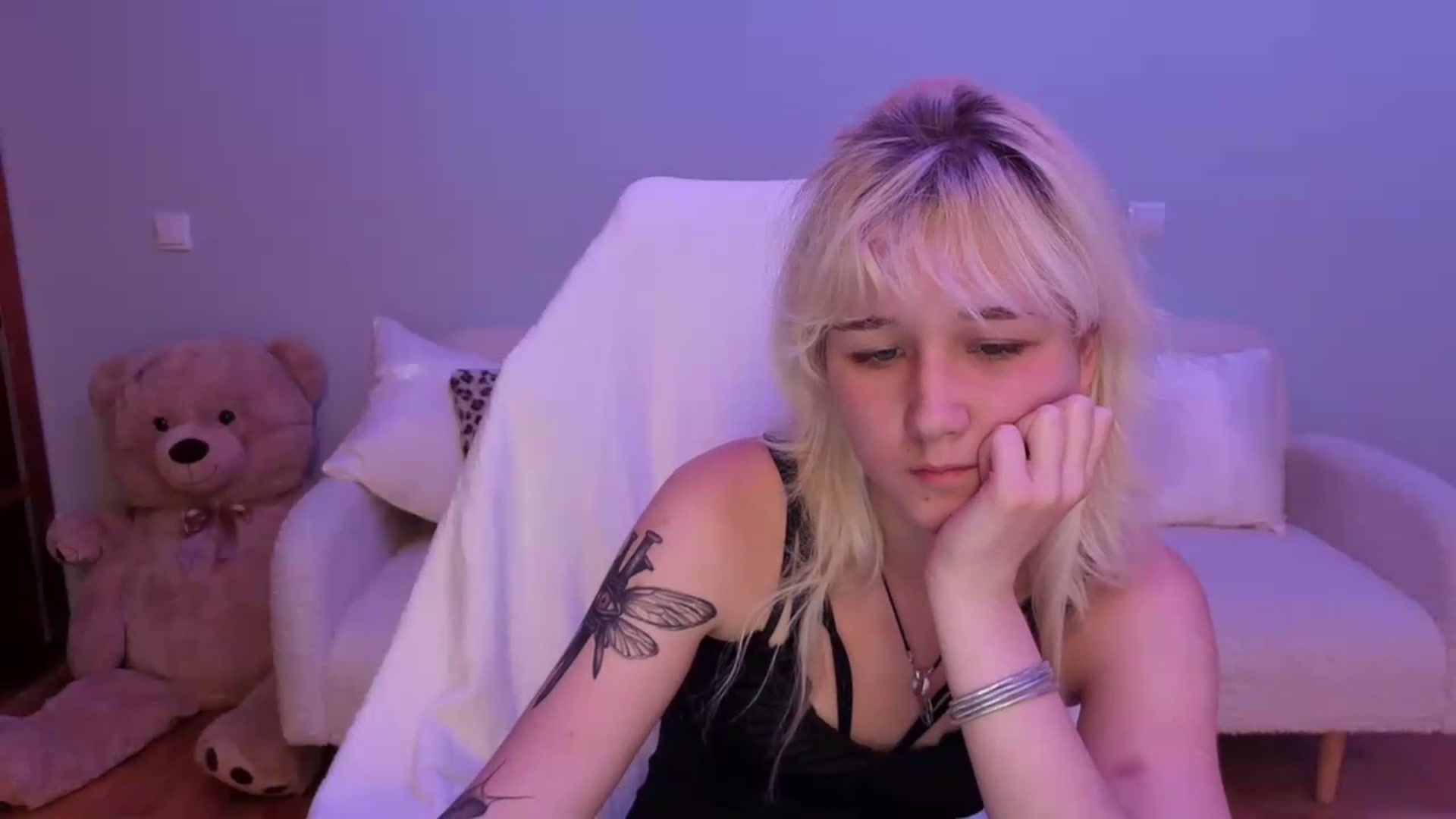 Gallery image thumbnail from Liliia's myfreecams stream on, 05/25/2026, 17:24 image 11 of 20