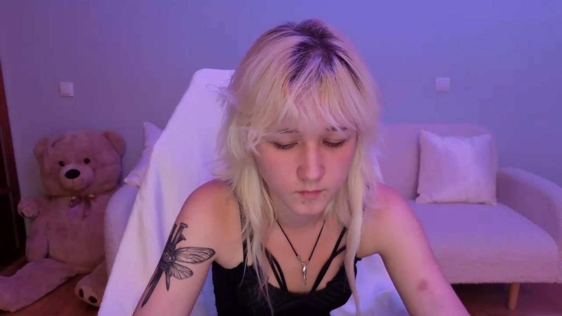 Gallery image thumbnail from Liliia's myfreecams stream on, 05/25/2026, 17:24 image 16 of 20
