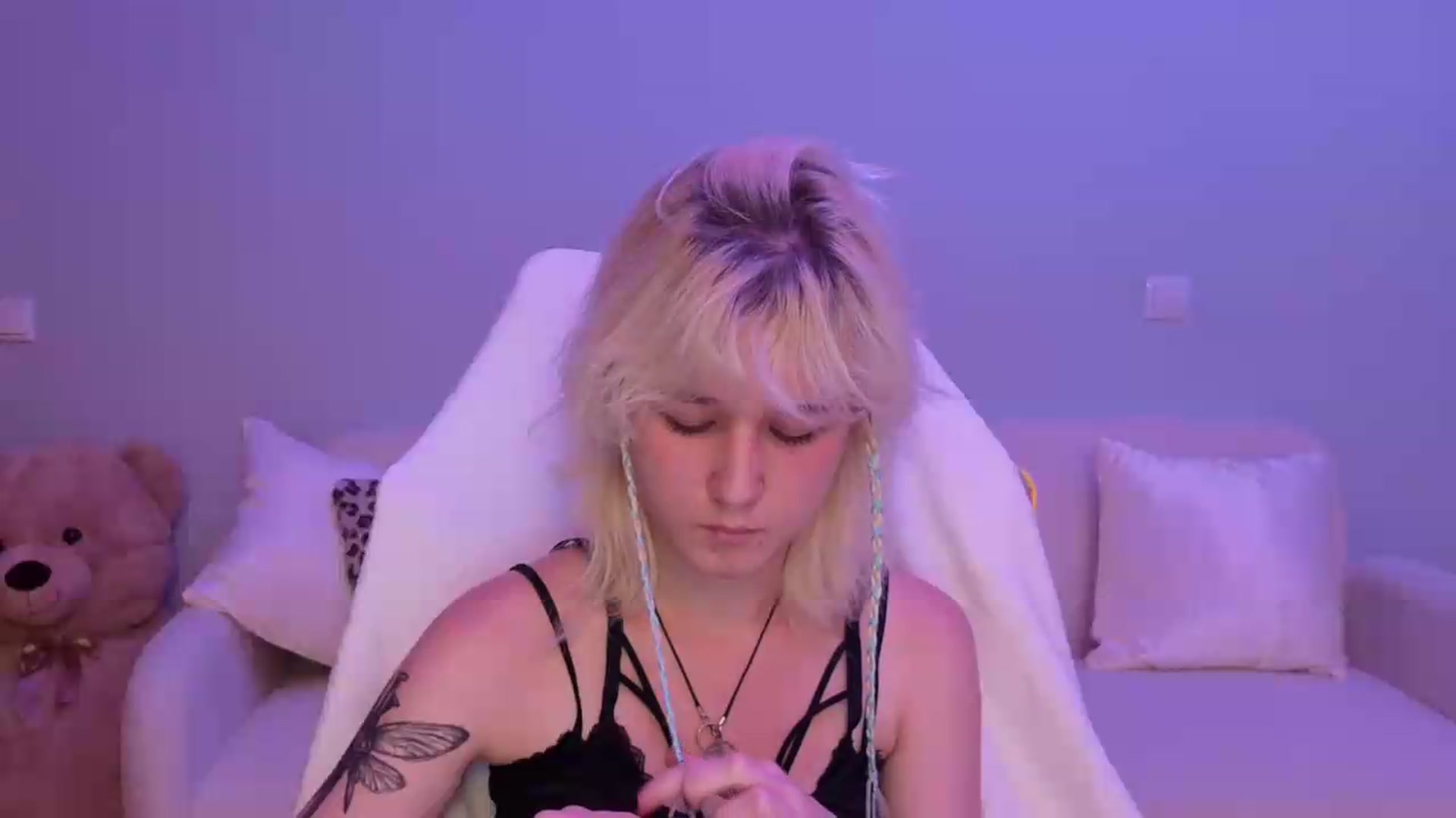 Gallery image thumbnail from Liliia's myfreecams stream on, 05/25/2026, 20:12 image 14 of 20