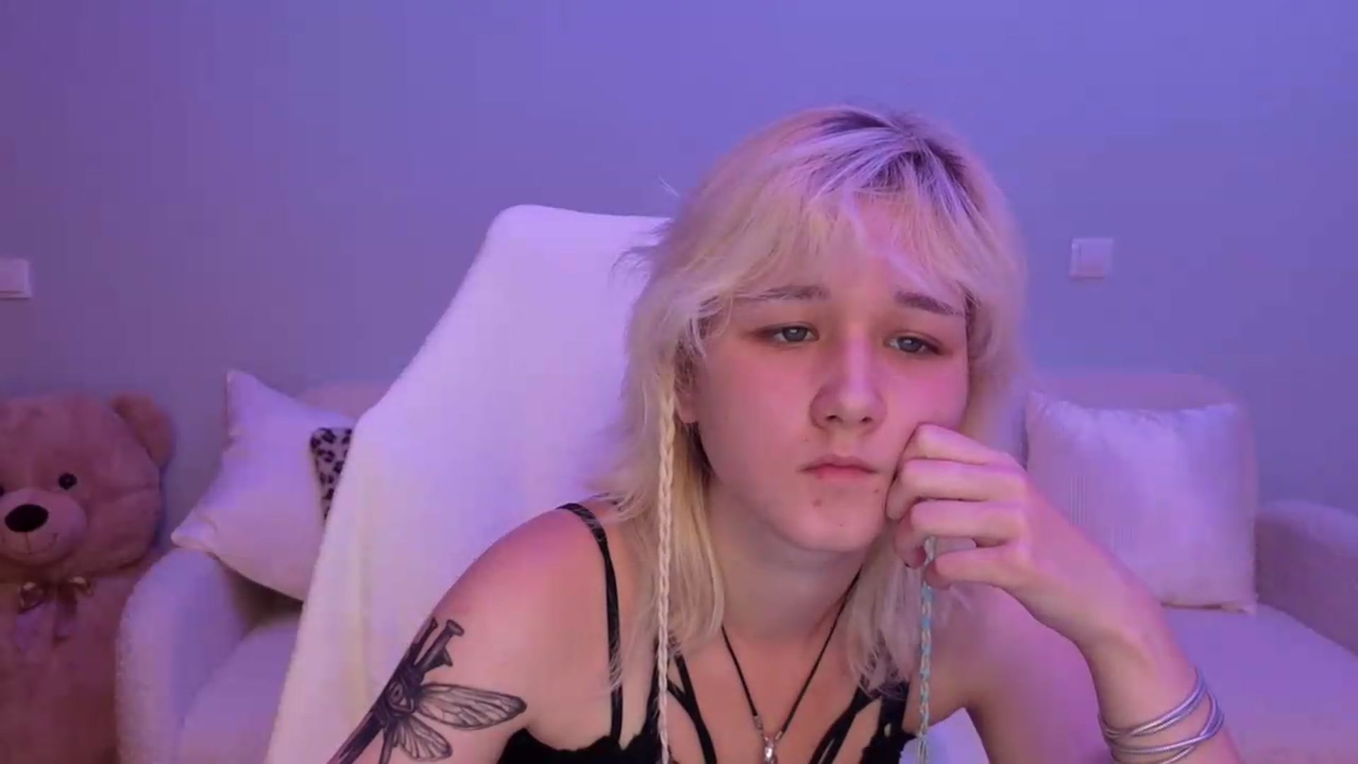 Gallery image thumbnail from Liliia's myfreecams stream on, 05/25/2026, 20:12 image 4 of 20