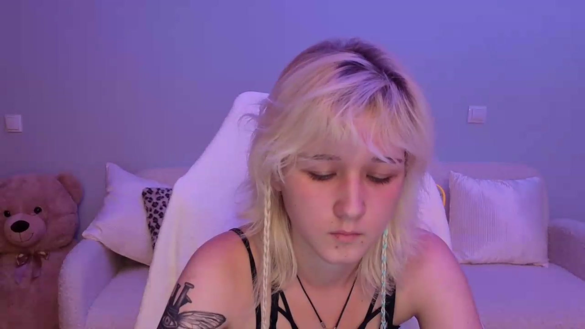 Gallery image thumbnail from Liliia's myfreecams stream on, 05/25/2026, 20:12 image 6 of 20