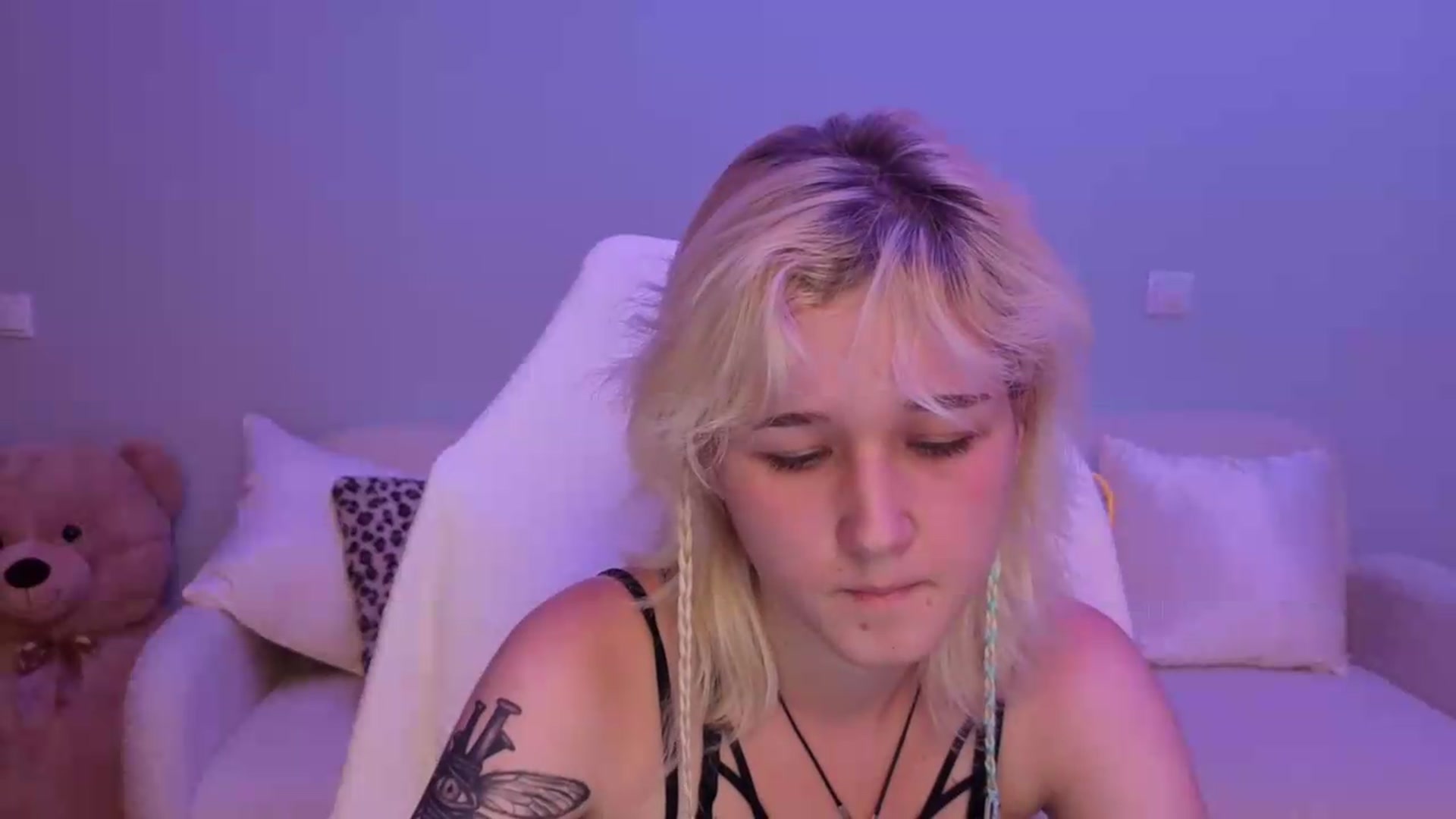 Gallery image thumbnail from Liliia's myfreecams stream on, 05/25/2026, 20:12 image 10 of 20