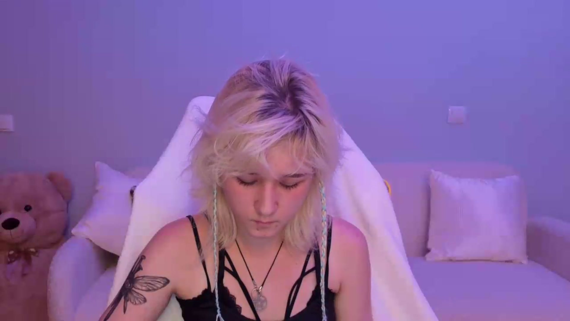 Gallery image thumbnail from Liliia's myfreecams stream on, 05/25/2026, 20:12 image 16 of 20