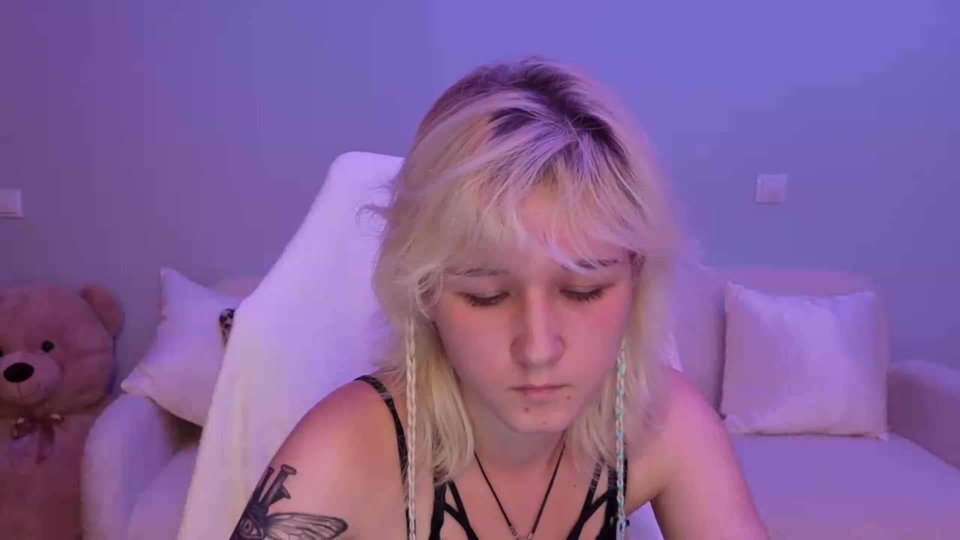 Gallery image thumbnail from Liliia's myfreecams stream on, 05/25/2026, 20:12 image 7 of 20