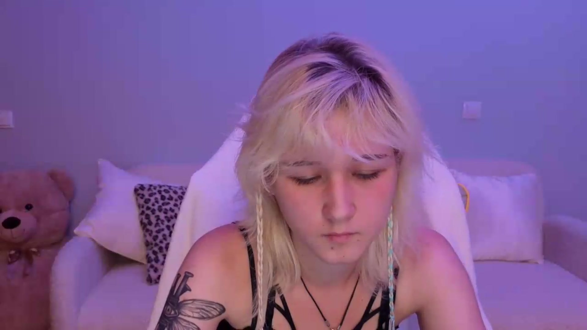 Gallery image thumbnail from Liliia's myfreecams stream on, 05/25/2026, 20:12 image 2 of 20