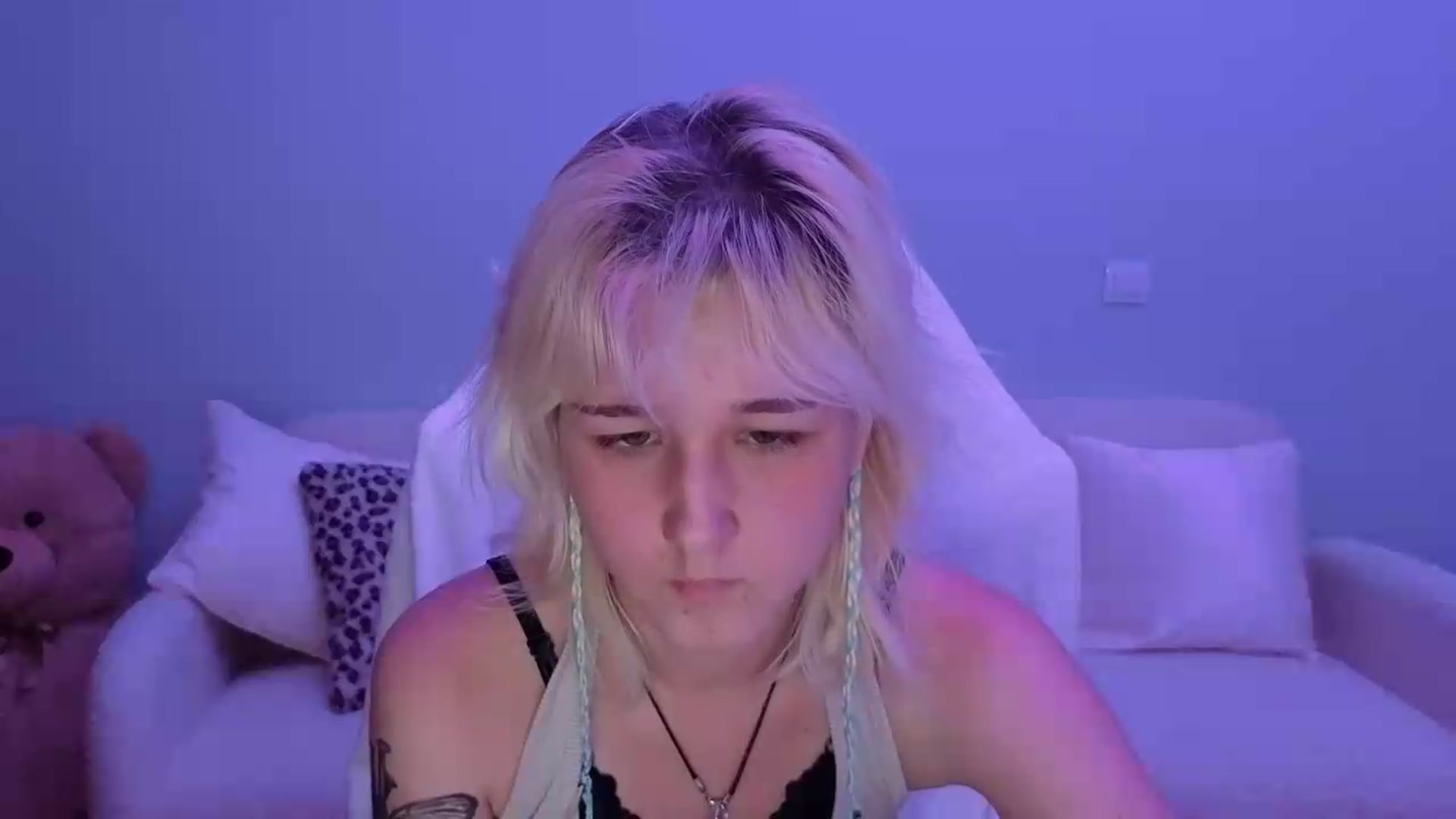 Gallery image thumbnail from Liliia's myfreecams stream on, 05/26/2026, 17:34 image 15 of 20