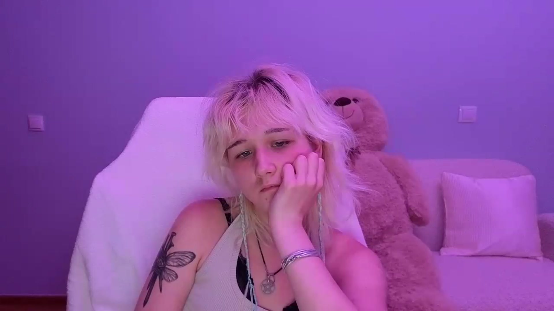 Gallery image thumbnail from Liliia's myfreecams stream on, 05/26/2026, 20:17 image 17 of 20