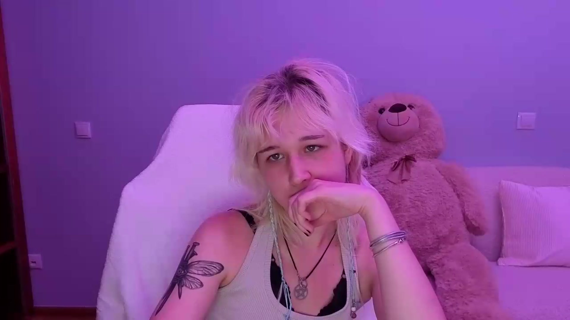 Gallery image thumbnail from Liliia's myfreecams stream on, 05/26/2026, 20:17 image 11 of 20