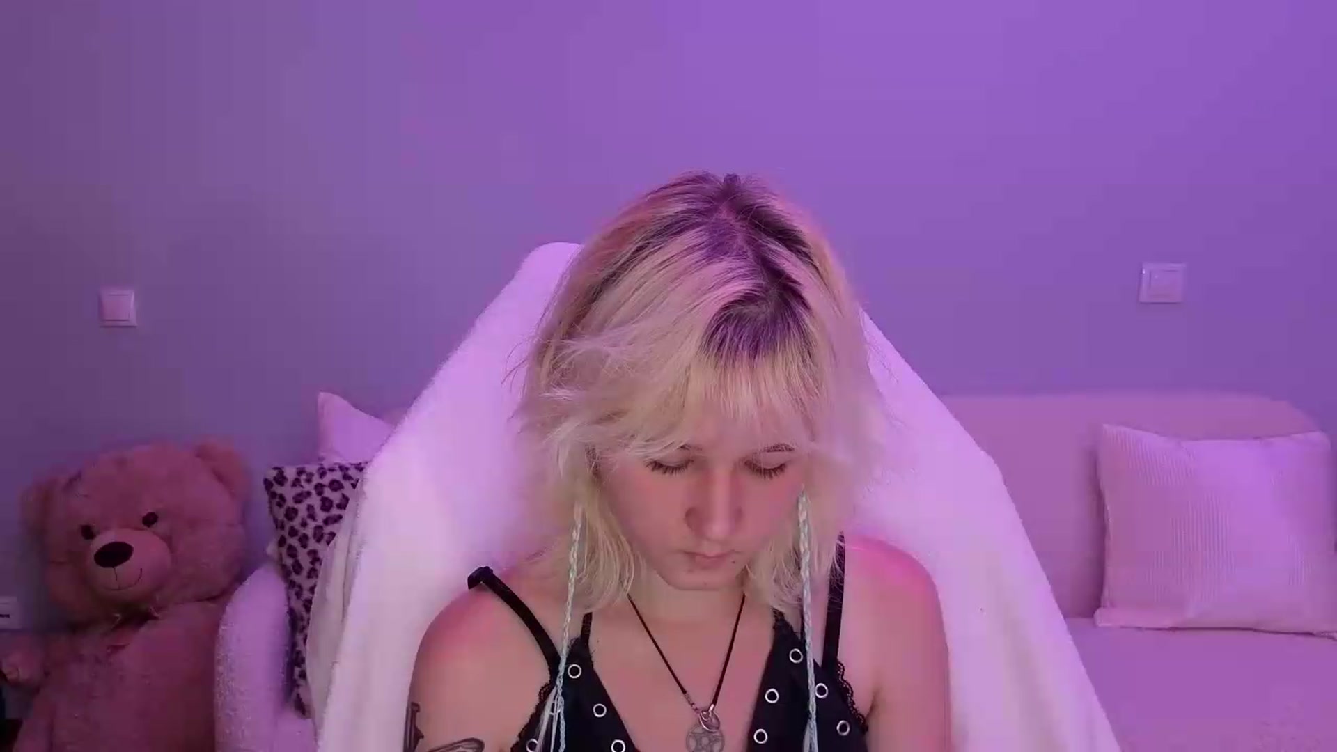 Gallery image thumbnail from Liliia's myfreecams stream on, 05/27/2026, 14:19 image 14 of 20