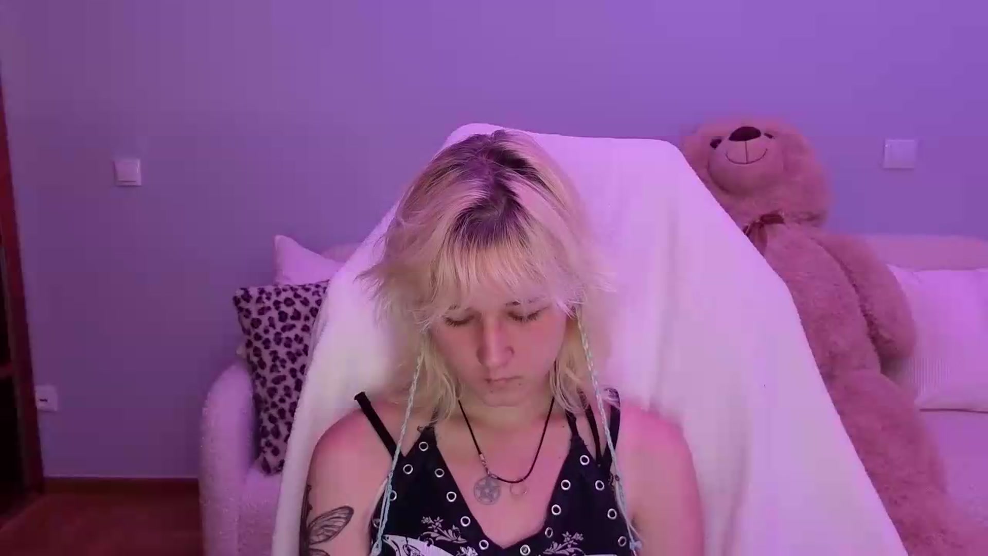 Gallery image thumbnail from Liliia's myfreecams stream on, 05/27/2026, 14:19 image 3 of 20
