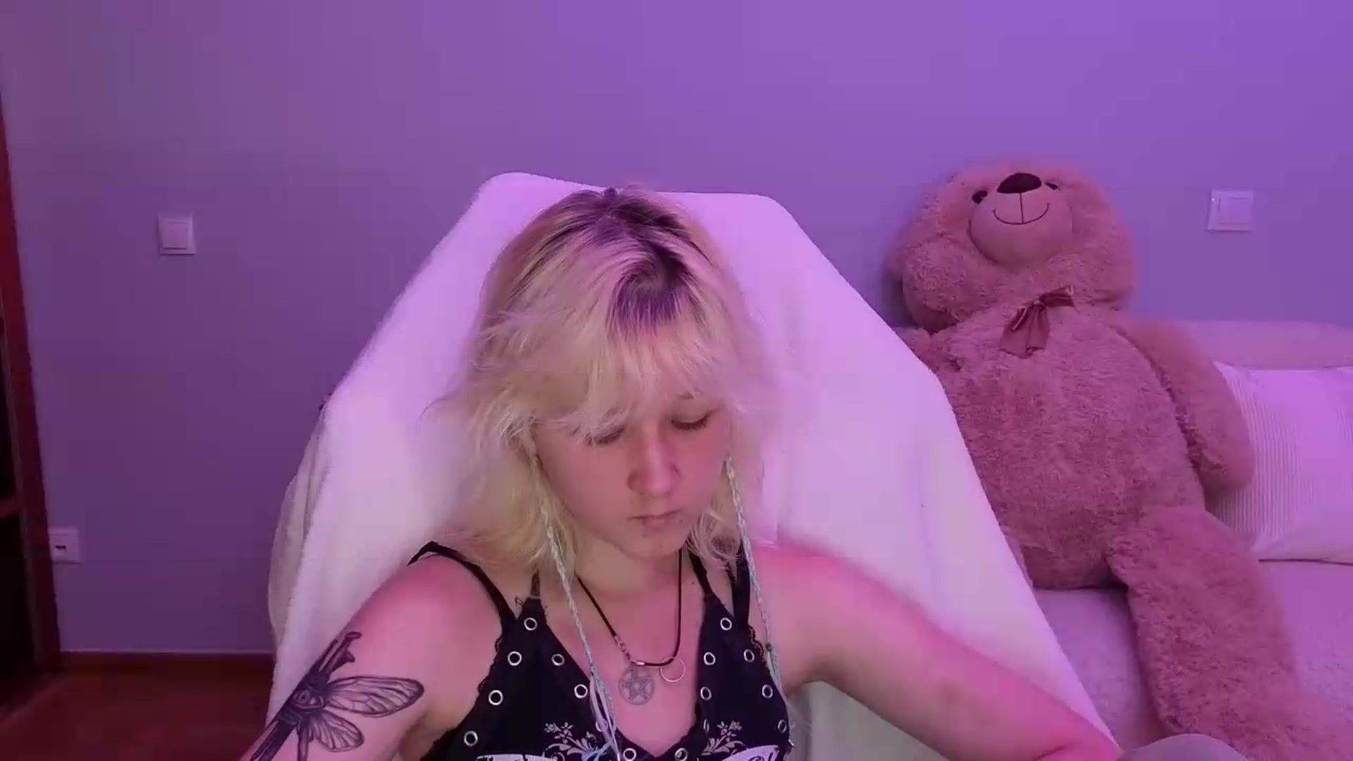 Gallery image thumbnail from Liliia's myfreecams stream on, 05/27/2026, 14:19 image 4 of 20