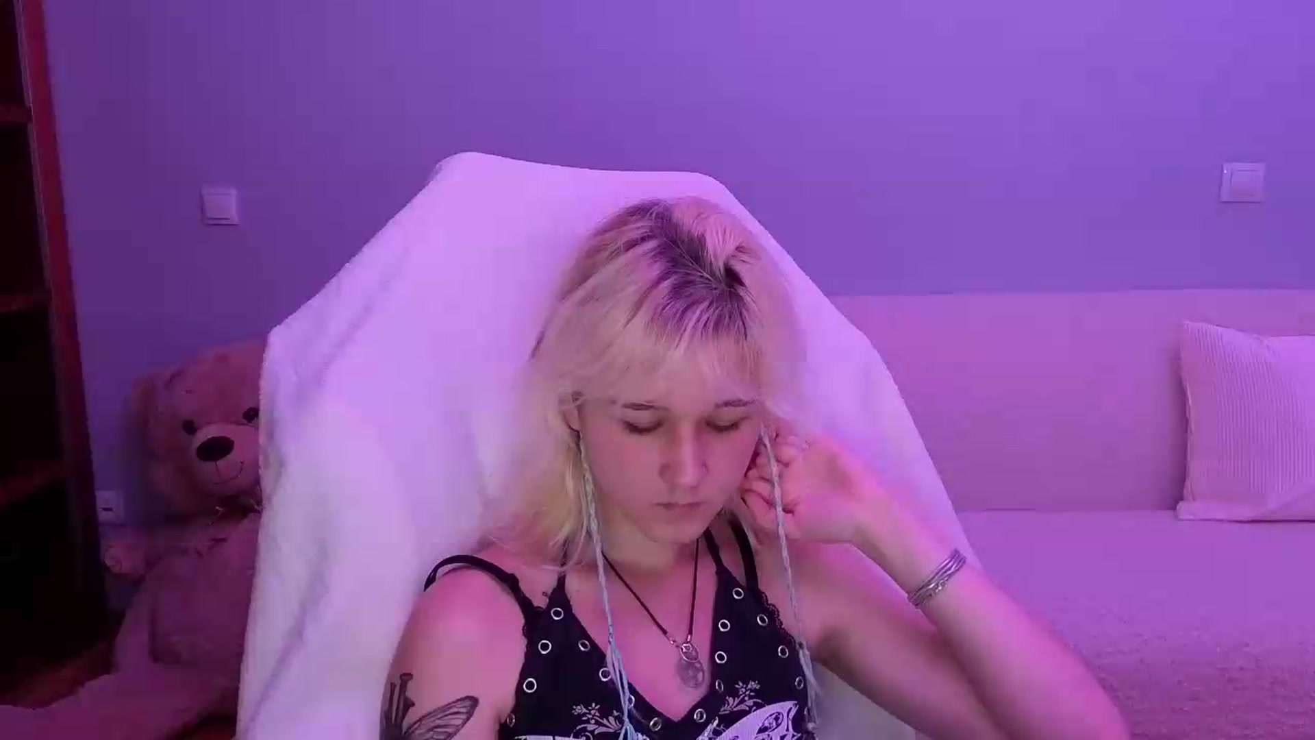 Gallery image thumbnail from Liliia's myfreecams stream on, 05/27/2026, 18:59 image 11 of 20