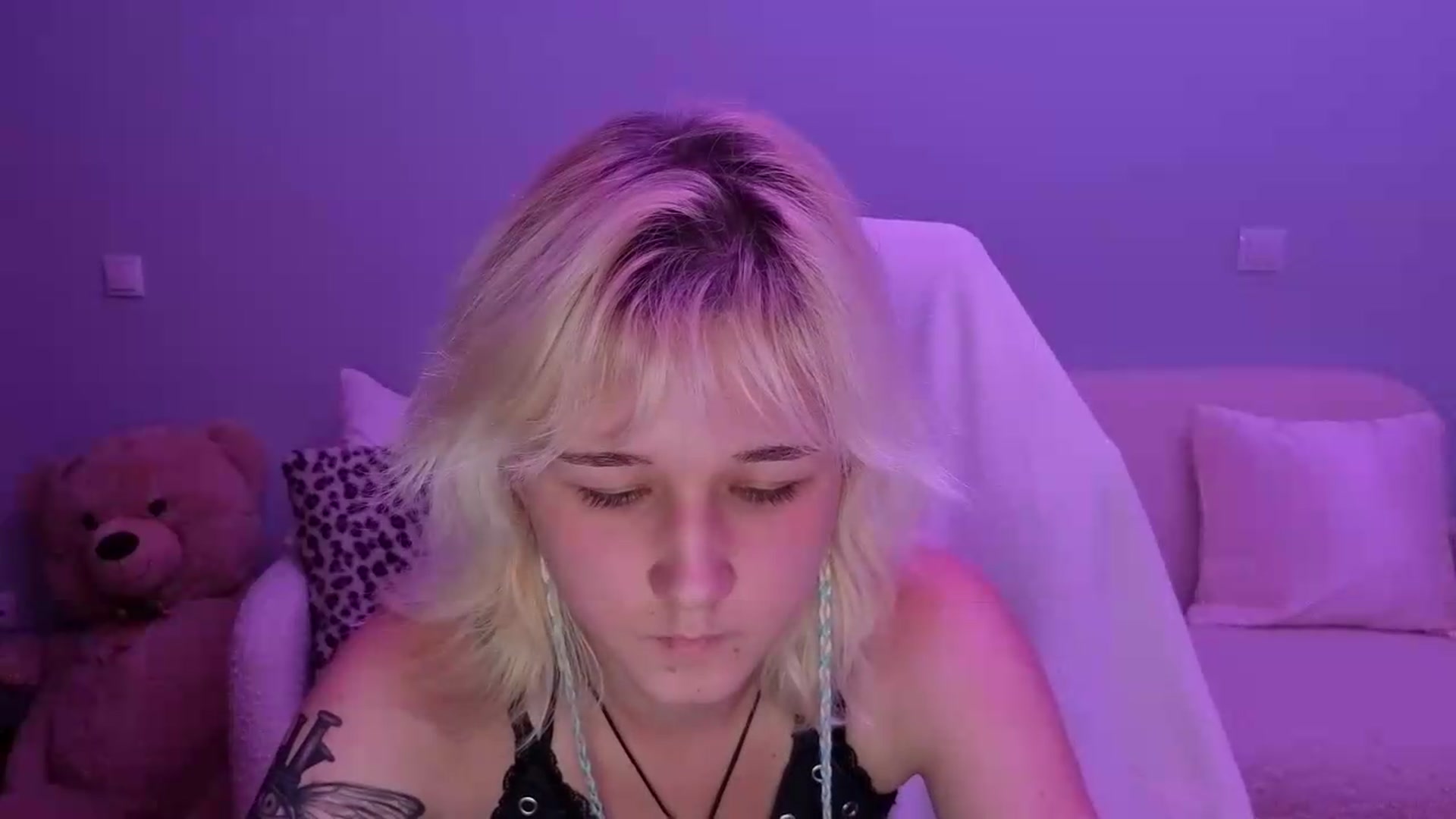 Gallery image thumbnail from Liliia's myfreecams stream on, 05/27/2026, 18:59 image 18 of 20