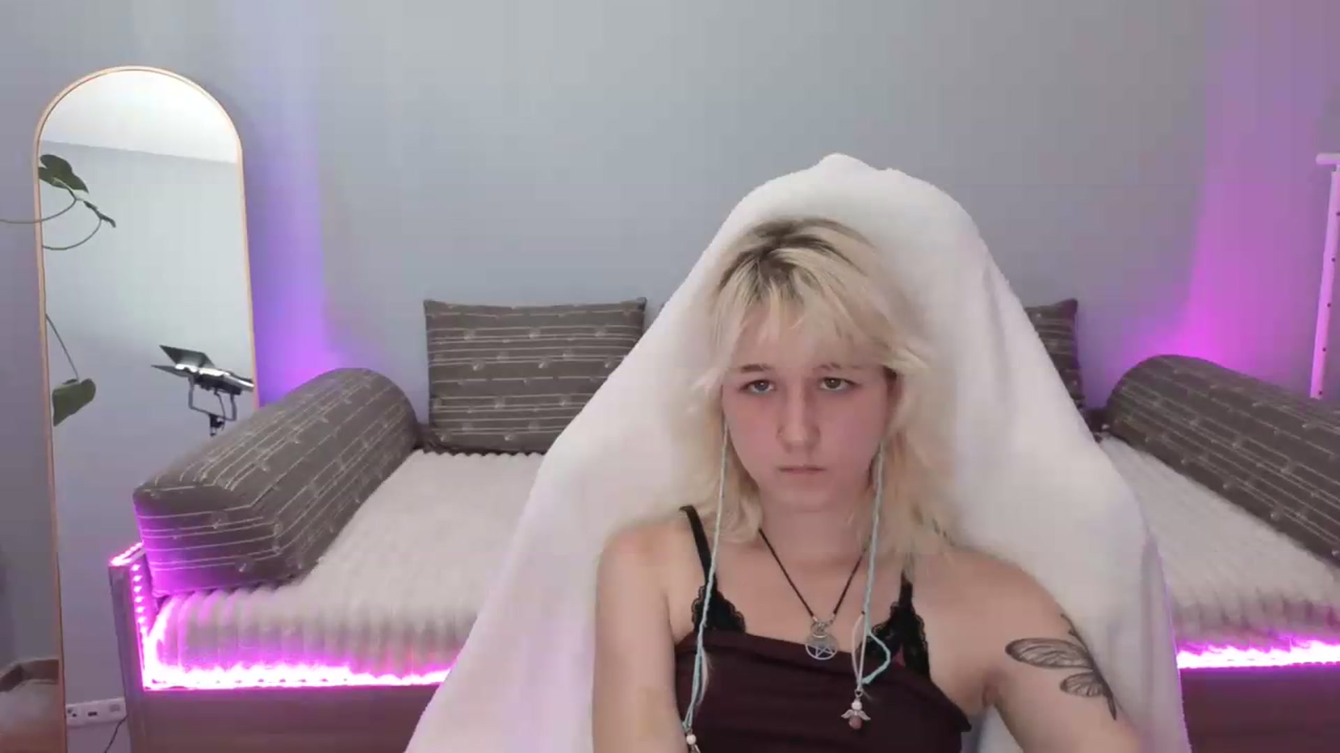 Gallery image thumbnail from Liliia's myfreecams stream on, 05/29/2026, 17:12 image 10 of 20