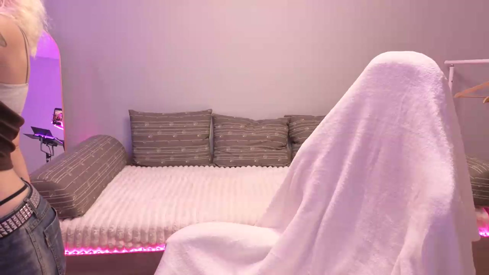 Gallery image thumbnail from Liliia's myfreecams stream on, 05/30/2026, 12:28 image 4 of 20