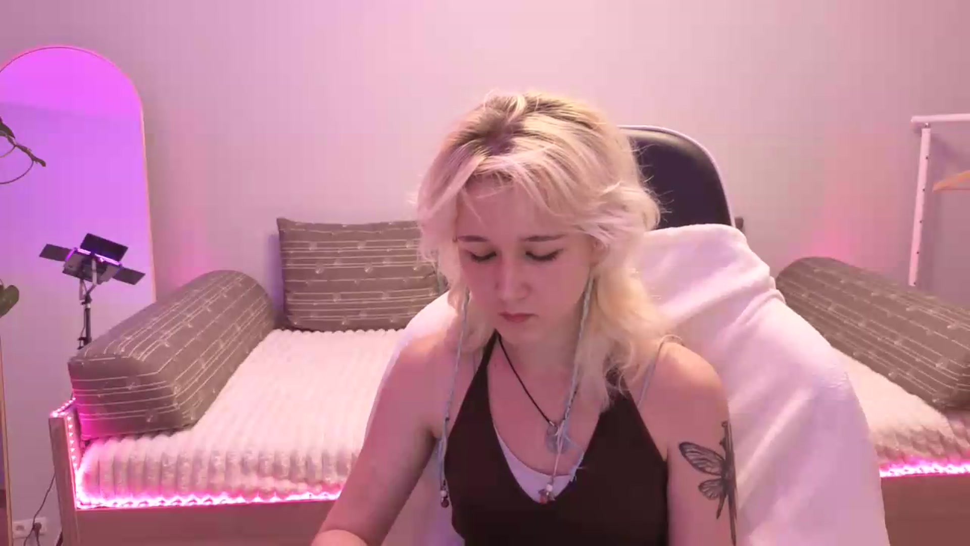 Gallery image thumbnail from Liliia's myfreecams stream on, 05/30/2026, 18:41 image 19 of 20