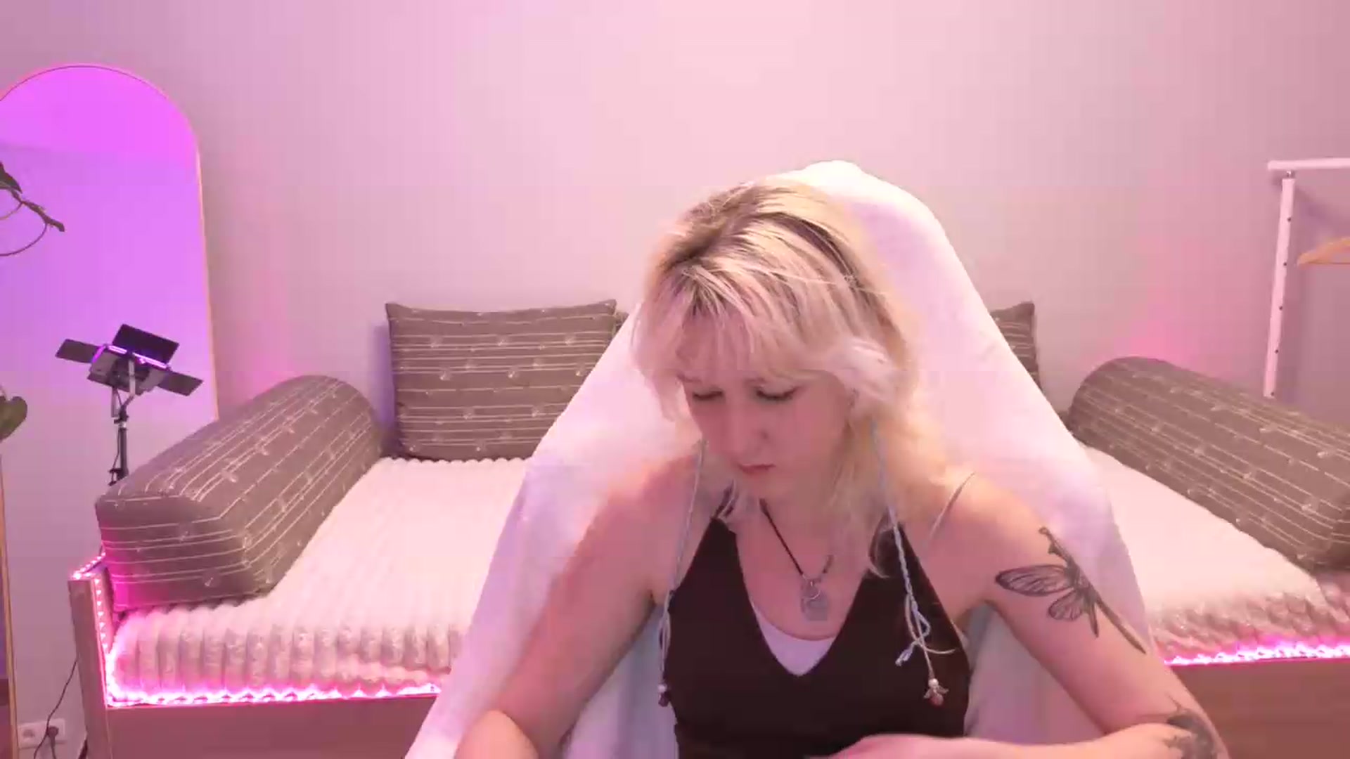 Gallery image thumbnail from Liliia's myfreecams stream on, 05/30/2026, 18:41 image 6 of 20