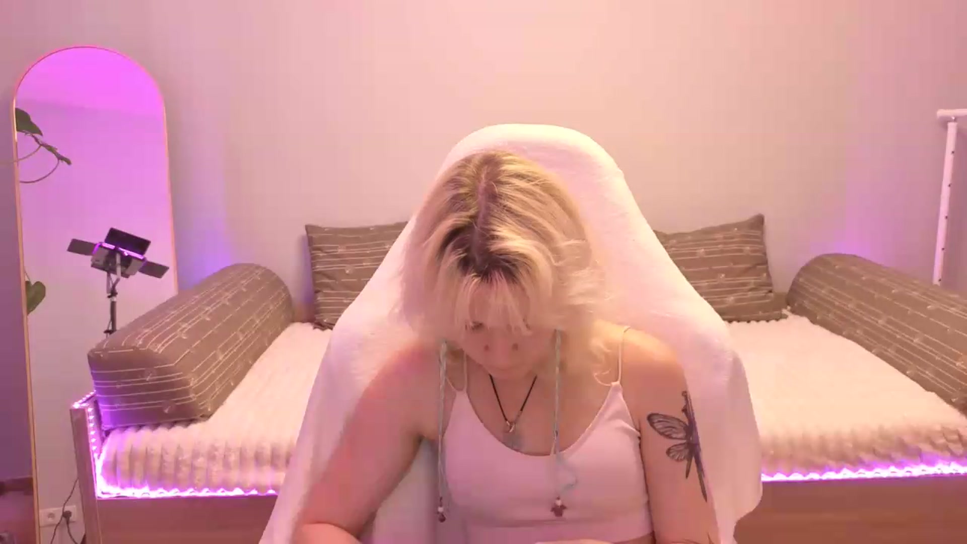 Gallery image thumbnail from Liliia's myfreecams stream on, 05/31/2026, 16:56 image 3 of 20