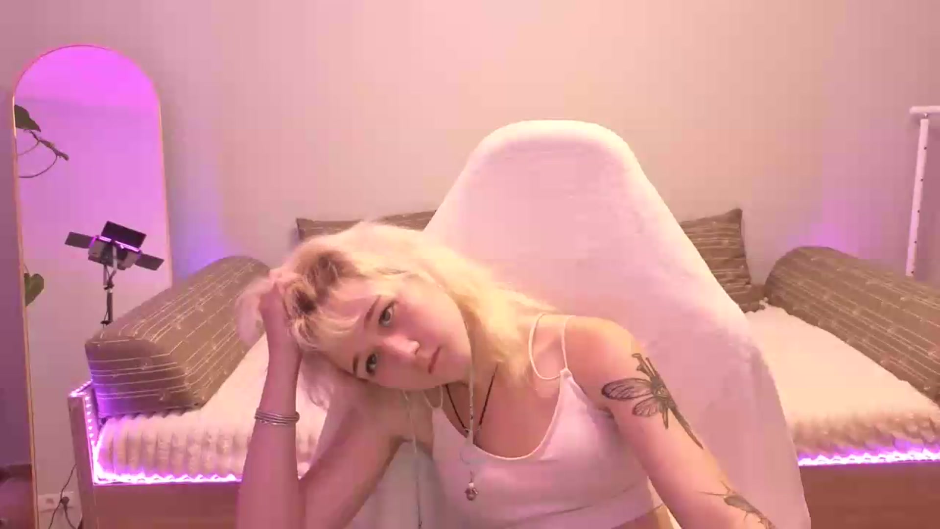 Gallery image thumbnail from Liliia's myfreecams stream on, 05/31/2026, 16:56 image 15 of 20