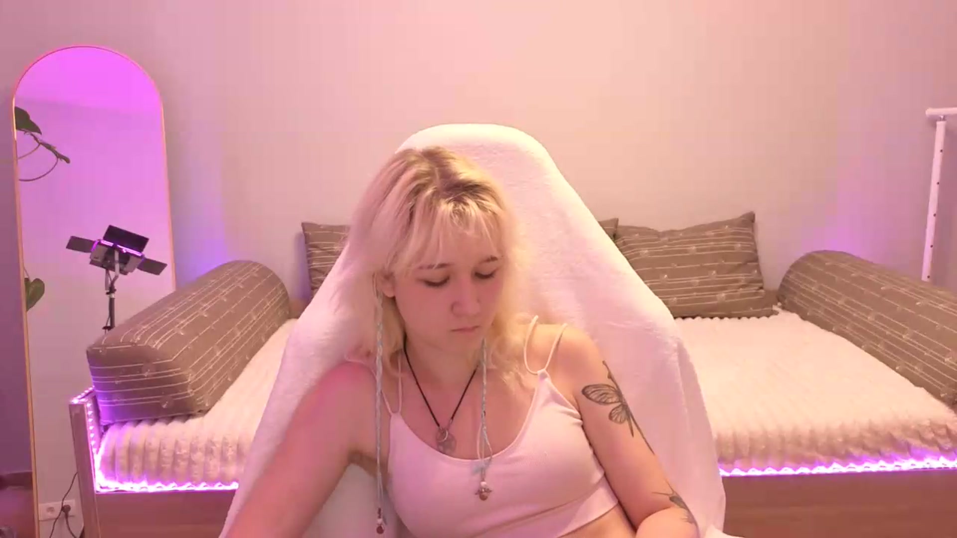 Gallery image thumbnail from Liliia's myfreecams stream on, 05/31/2026, 16:56 image 17 of 20