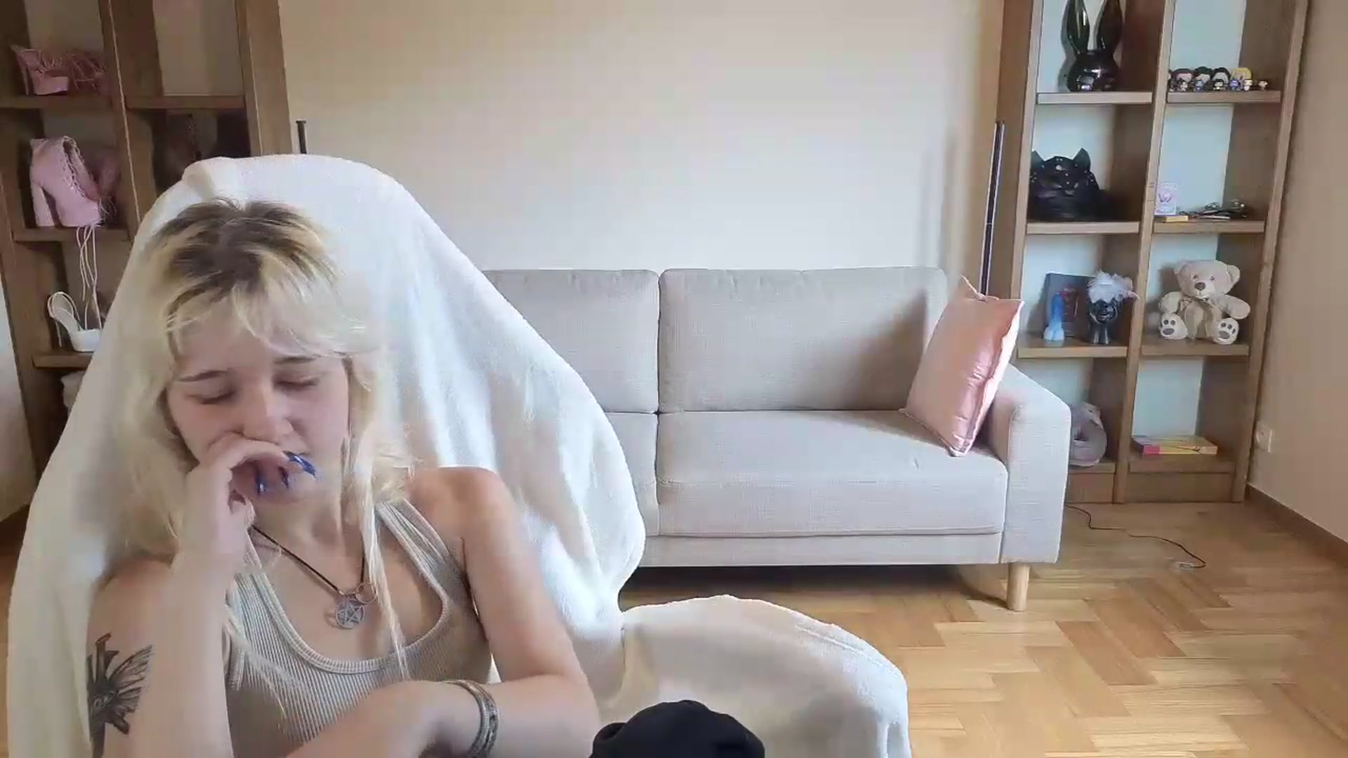 Gallery image thumbnail from Liliia's myfreecams stream on, 06/04/2026, 14:34 image 17 of 20