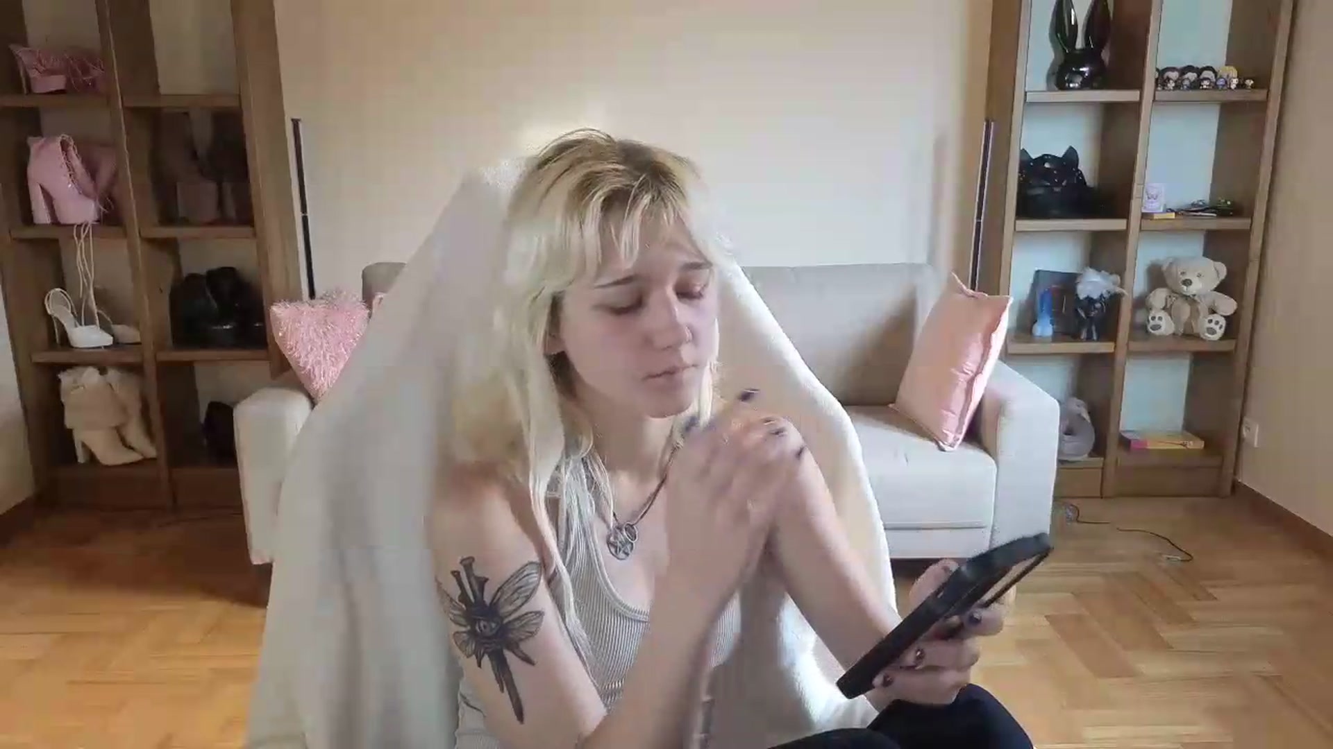 Gallery image thumbnail from Liliia's myfreecams stream on, 06/04/2026, 17:50 image 13 of 20