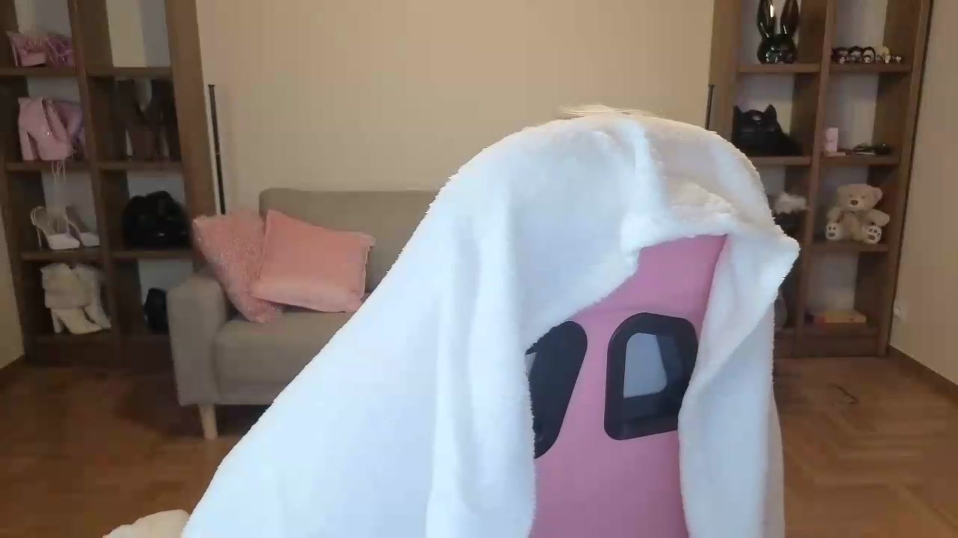 Gallery image thumbnail from Liliia's myfreecams stream on, 06/04/2026, 18:45 image 18 of 20
