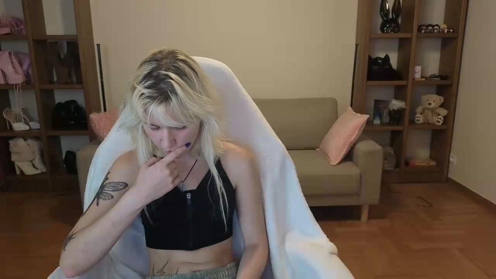 Gallery image thumbnail from Liliia's myfreecams stream on, 06/06/2026, 20:27 image 7 of 20