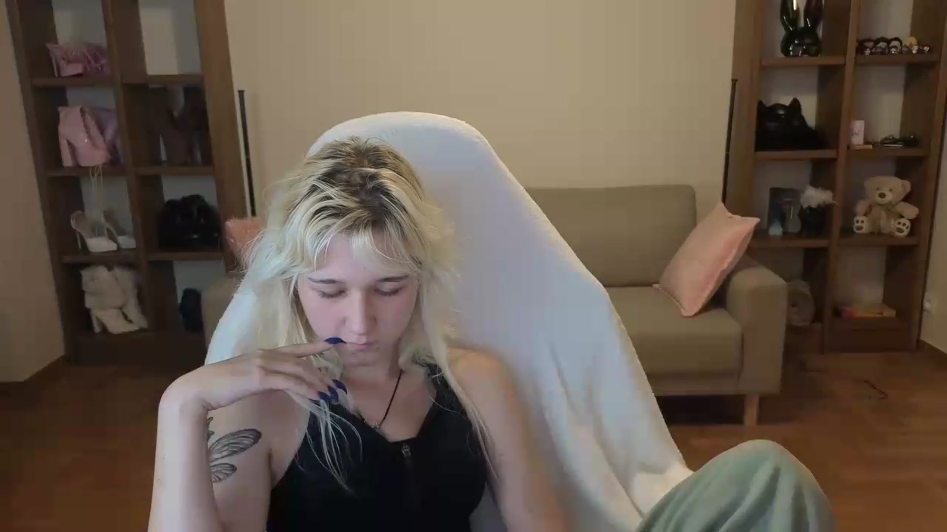 Gallery image thumbnail from Liliia's myfreecams stream on, 06/06/2026, 20:27 image 5 of 20
