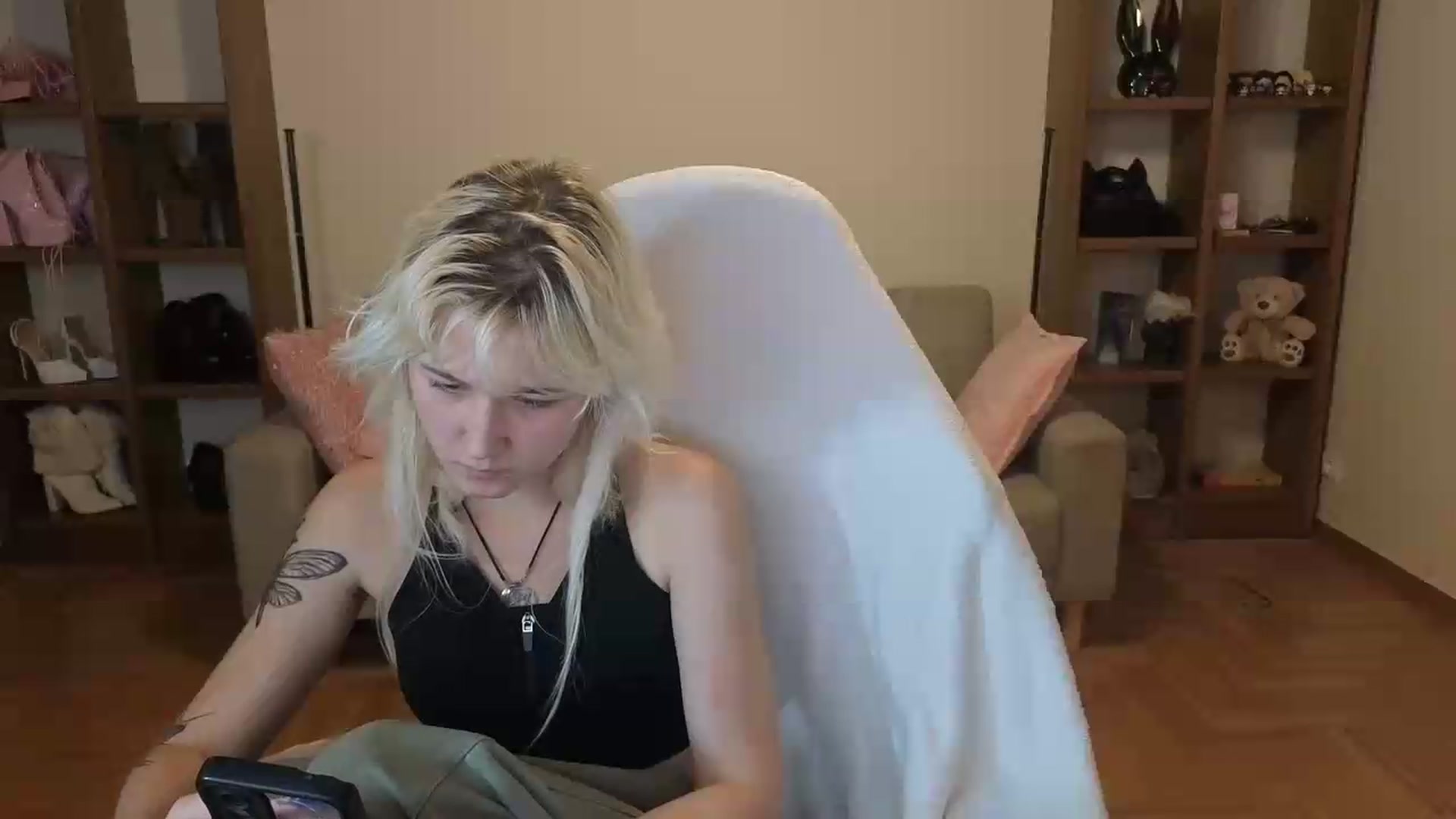 Gallery image thumbnail from Liliia's myfreecams stream on, 06/06/2026, 20:27 image 18 of 20