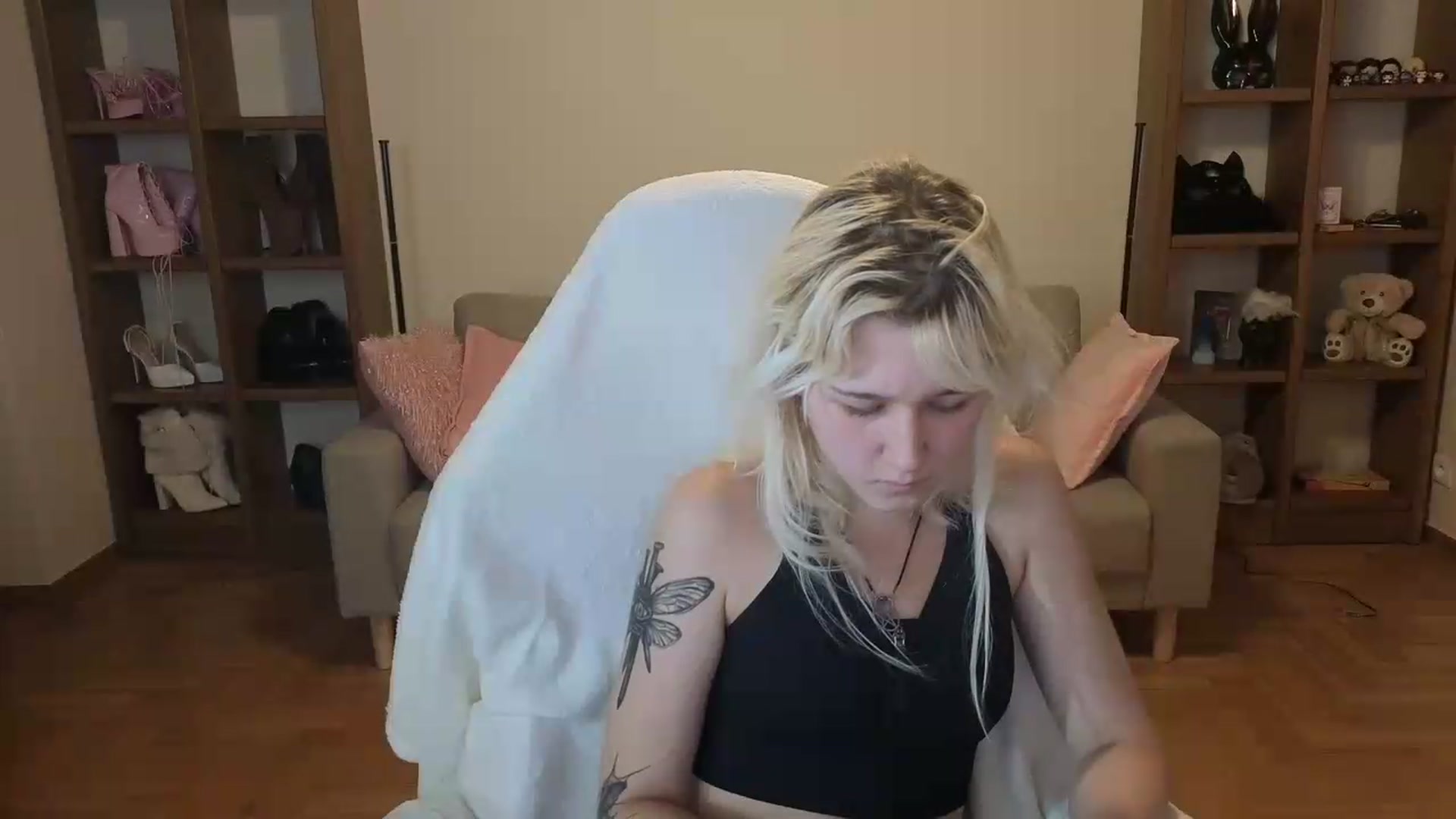 Gallery image thumbnail from Liliia's myfreecams stream on, 06/06/2026, 20:27 image 3 of 20