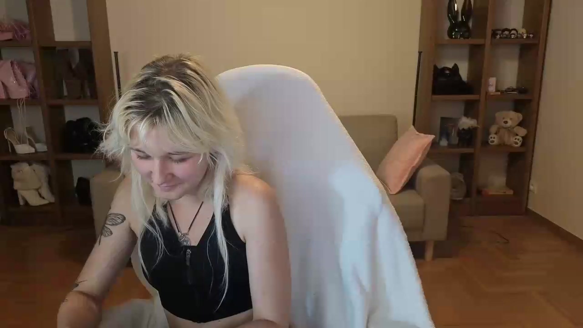 Gallery image thumbnail from Liliia's myfreecams stream on, 06/06/2026, 20:27 image 19 of 20