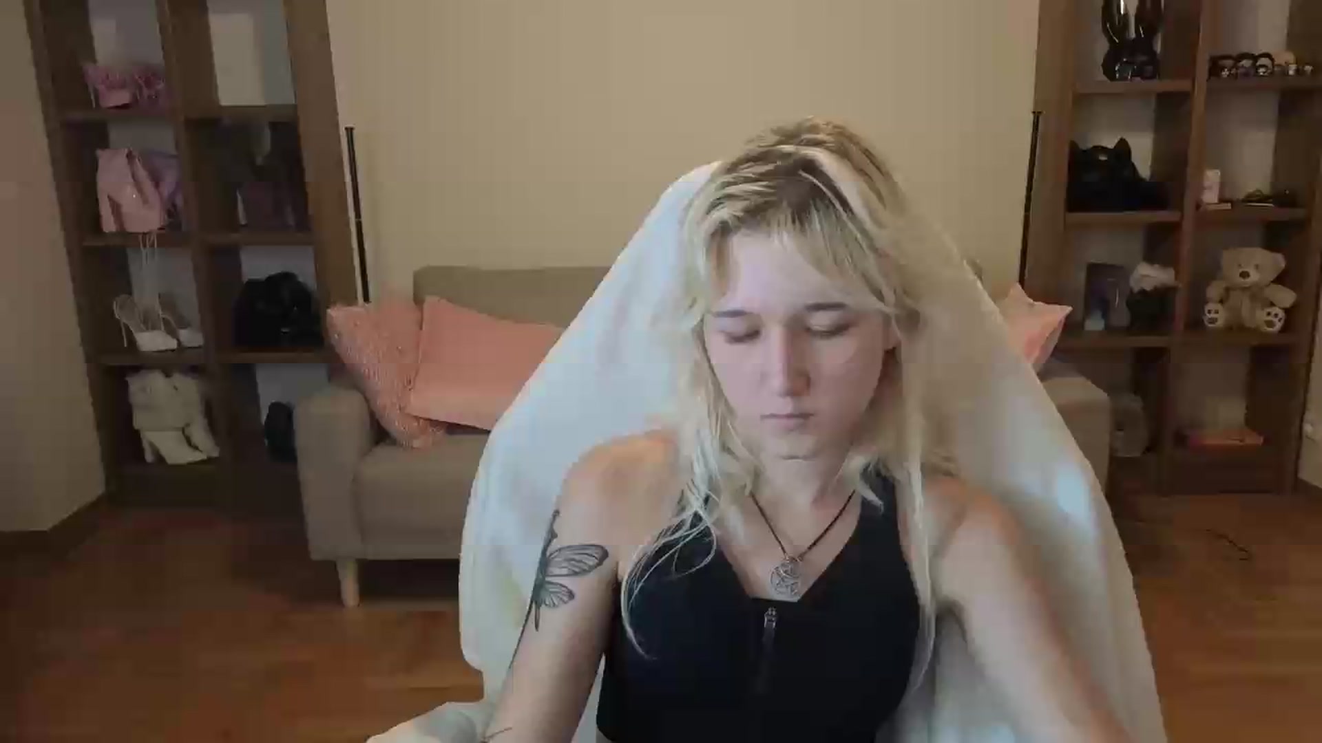 Gallery image thumbnail from Liliia's myfreecams stream on, 06/06/2026, 20:27 image 1 of 20