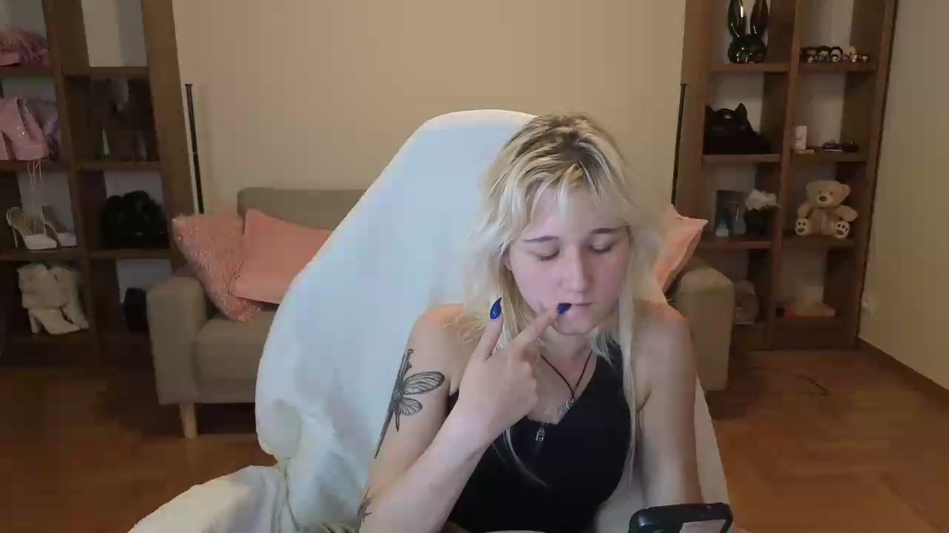 Gallery image thumbnail from Liliia's myfreecams stream on, 06/06/2026, 20:27 image 13 of 20