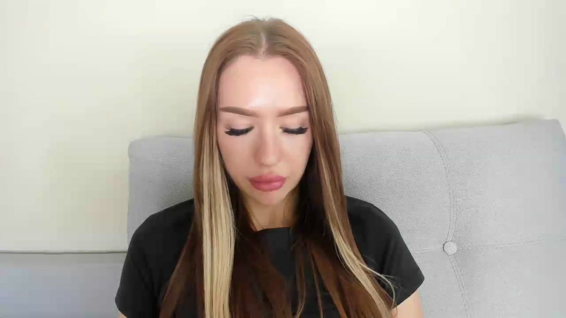 Gallery image thumbnail from Lilisa's myfreecams stream on, 05/15/2026, 13:10 image 19 of 20