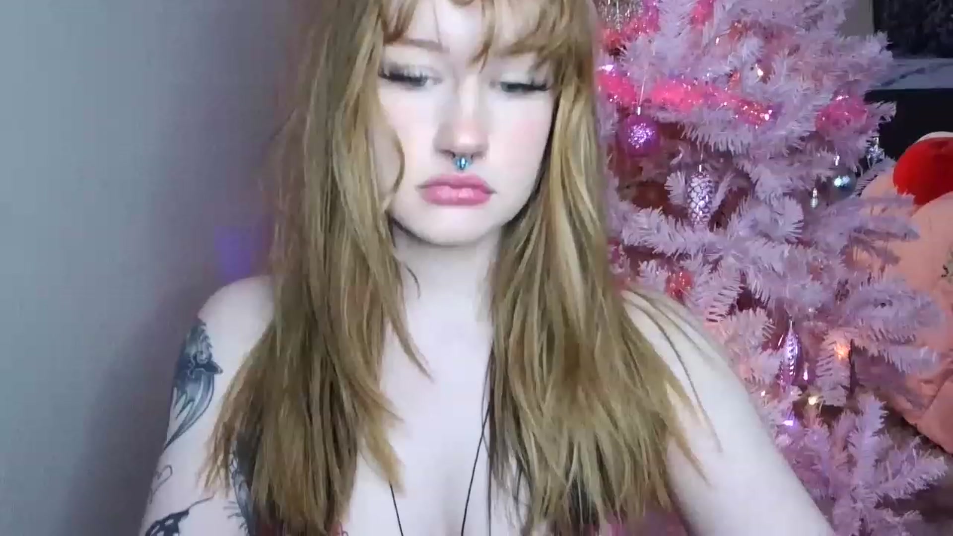 Gallery image thumbnail from LilithCeleste's myfreecams stream on, 12/10/2022, 23:32 image 11 of 20