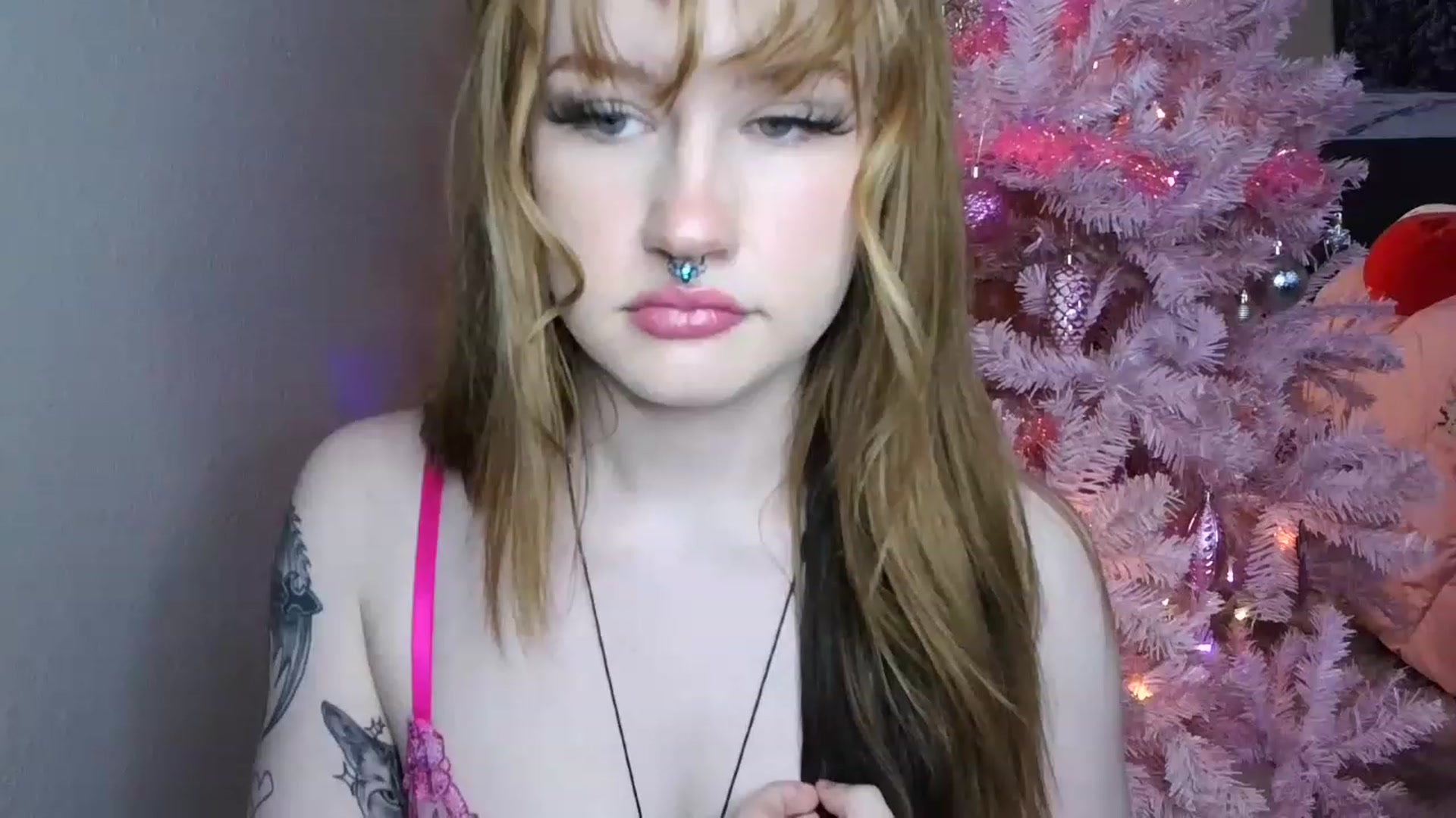 Gallery image thumbnail from LilithCeleste's myfreecams stream on, 12/10/2022, 23:32 image 8 of 20