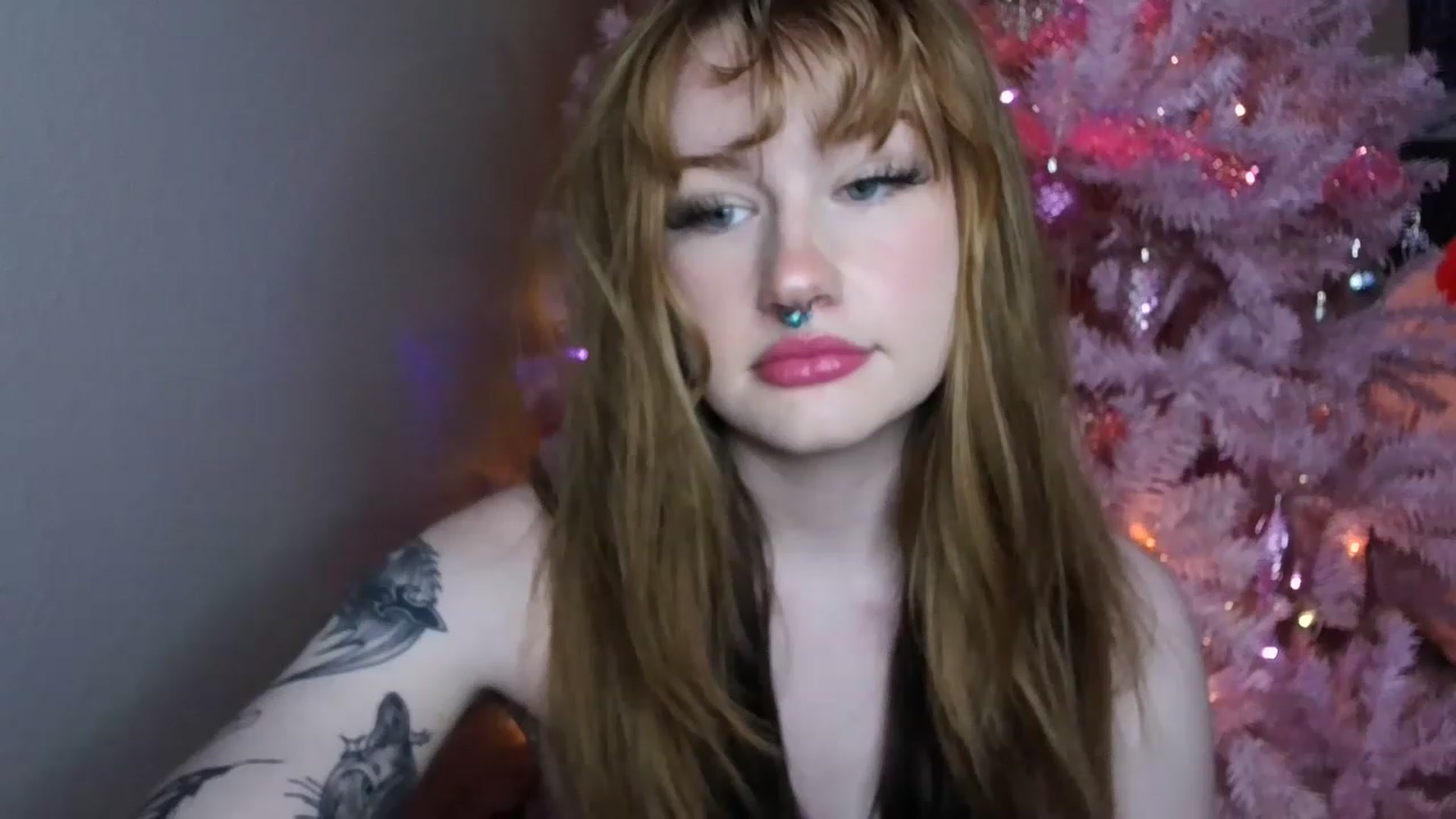 Gallery image thumbnail from LilithCeleste's myfreecams stream on, 12/10/2022, 23:32 image 18 of 20