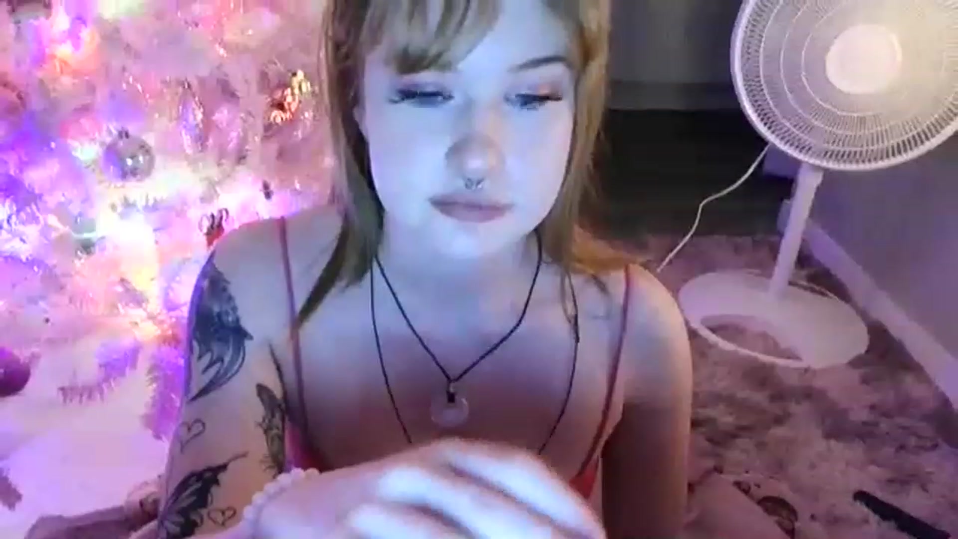 Gallery image thumbnail from LilithCeleste's myfreecams stream on, 12/20/2022, 02:10 image 14 of 20