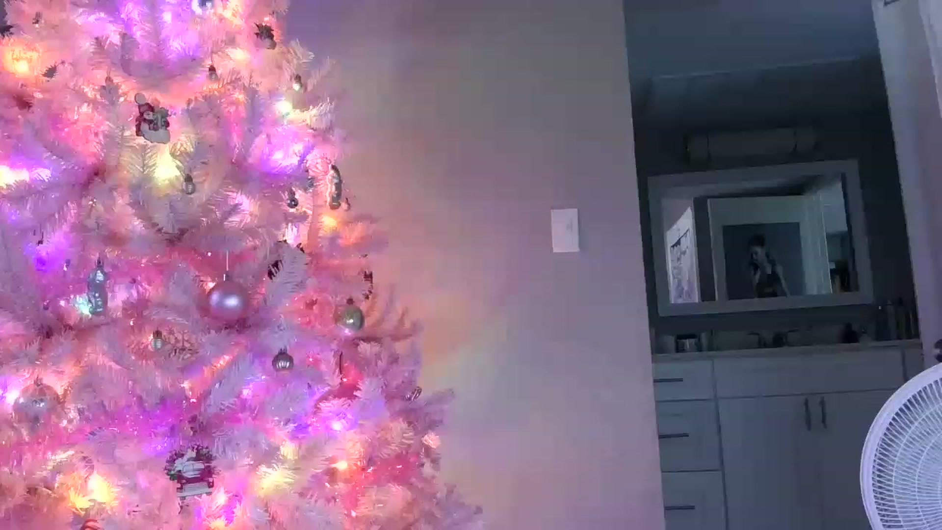 Gallery image thumbnail from LilithCeleste's myfreecams stream on, 12/21/2022, 22:55 image 5 of 20