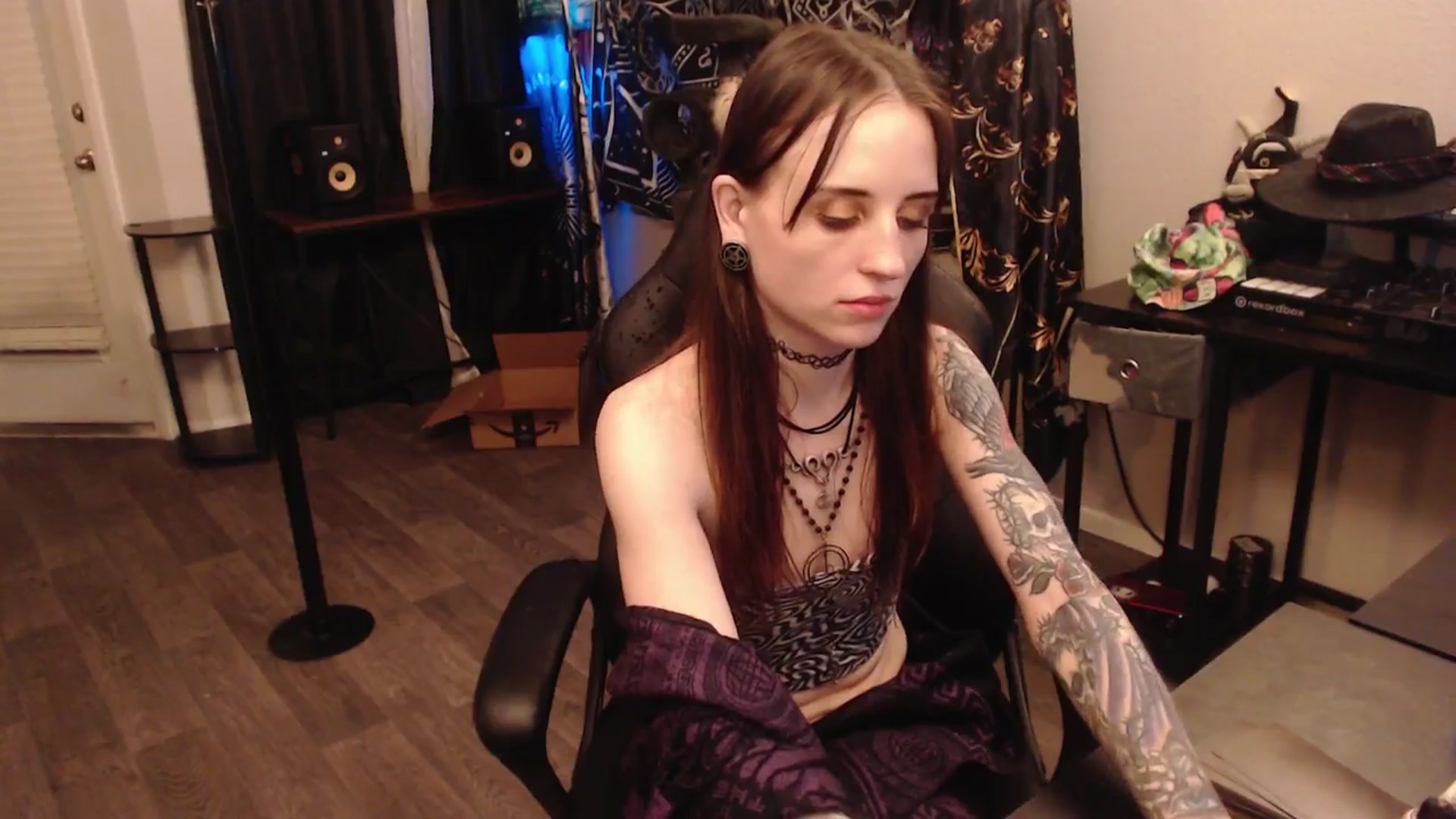 Gallery image thumbnail from LilithMoon_'s myfreecams stream on, 06/27/2025, 09:47 image 8 of 20