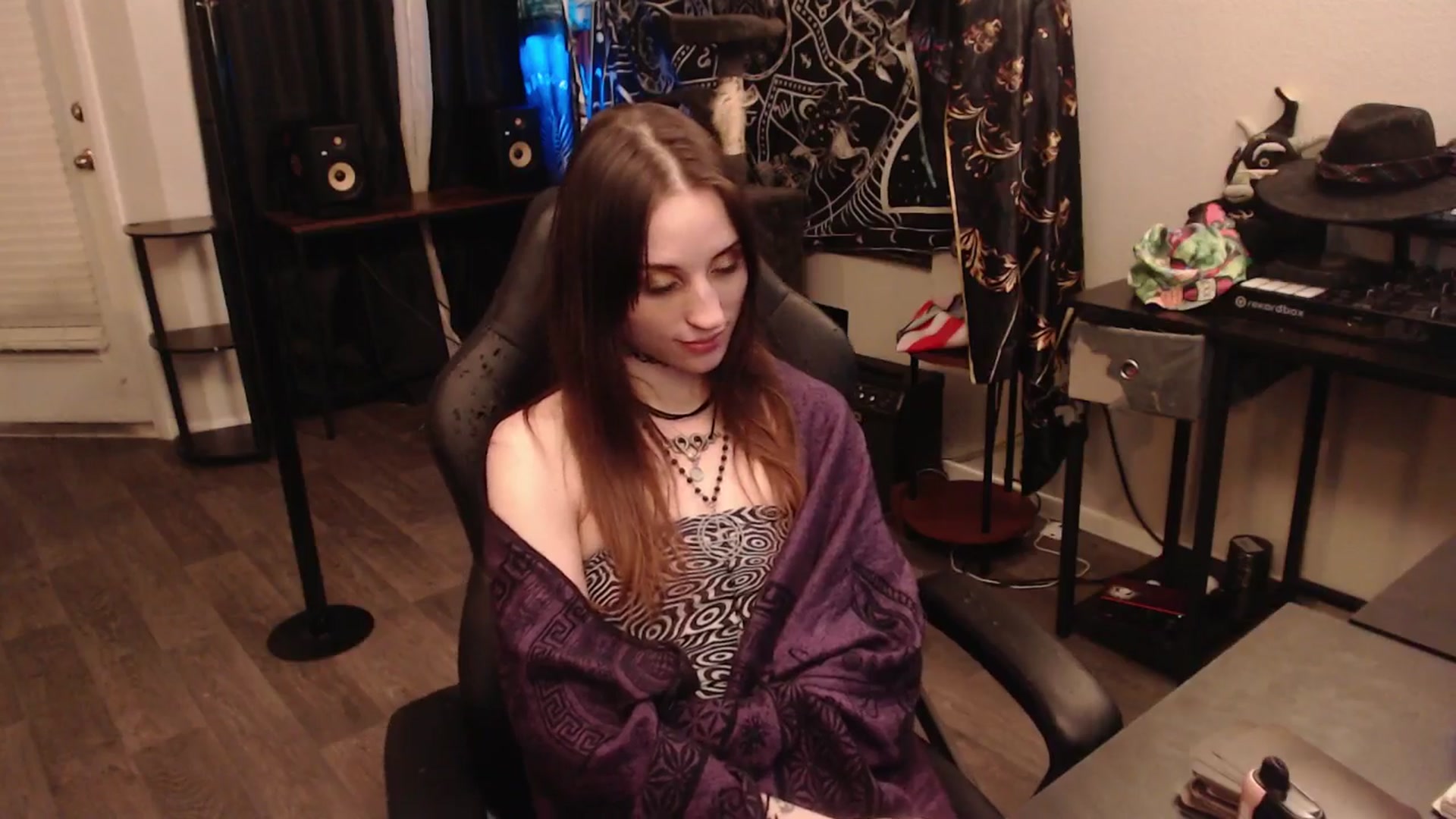 Gallery image thumbnail from LilithMoon_'s myfreecams stream on, 06/27/2025, 09:47 image 3 of 20