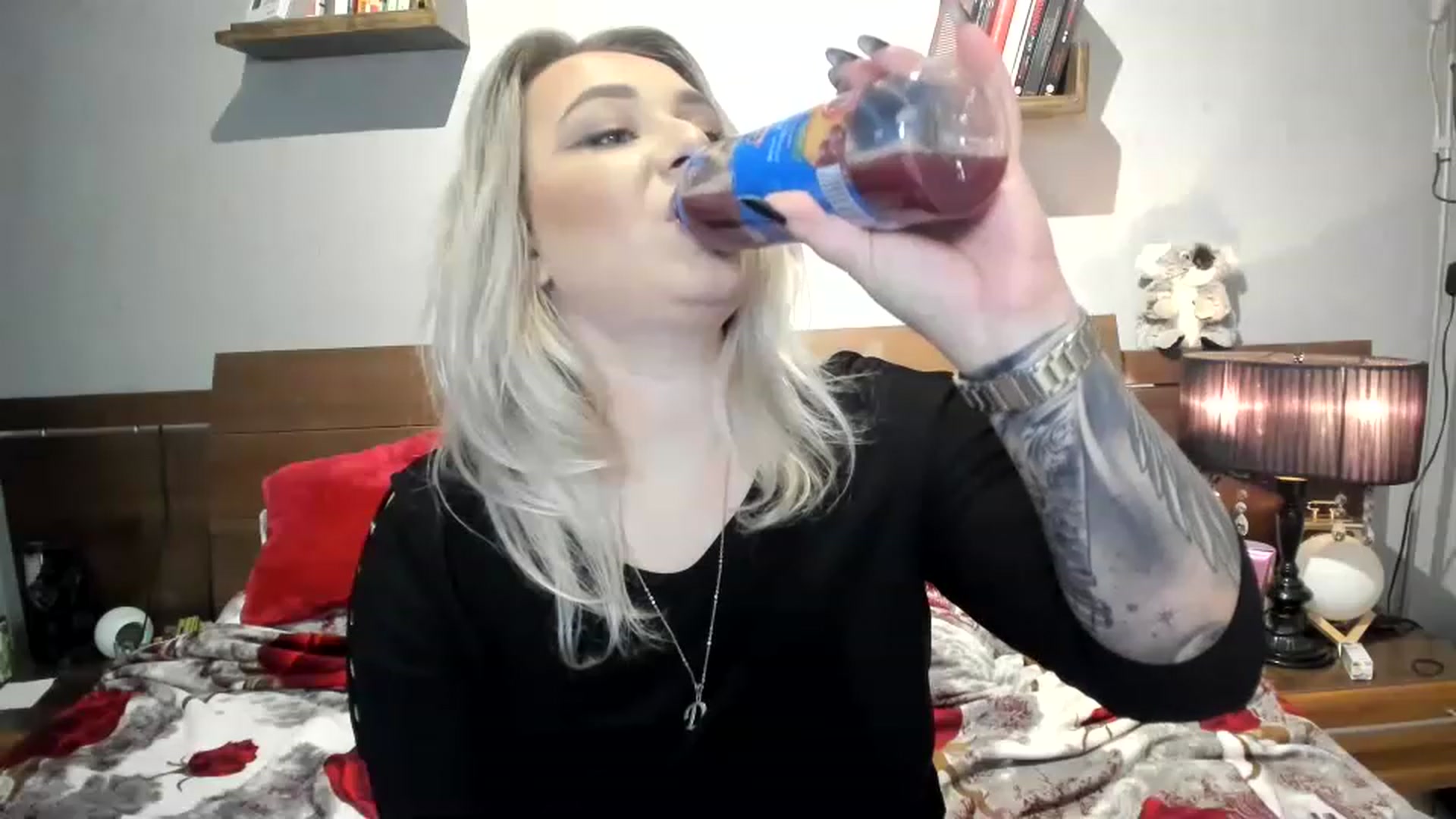 Gallery image thumbnail from LilithTongue_'s myfreecams stream on, 01/31/2023, 15:19 image 2 of 20