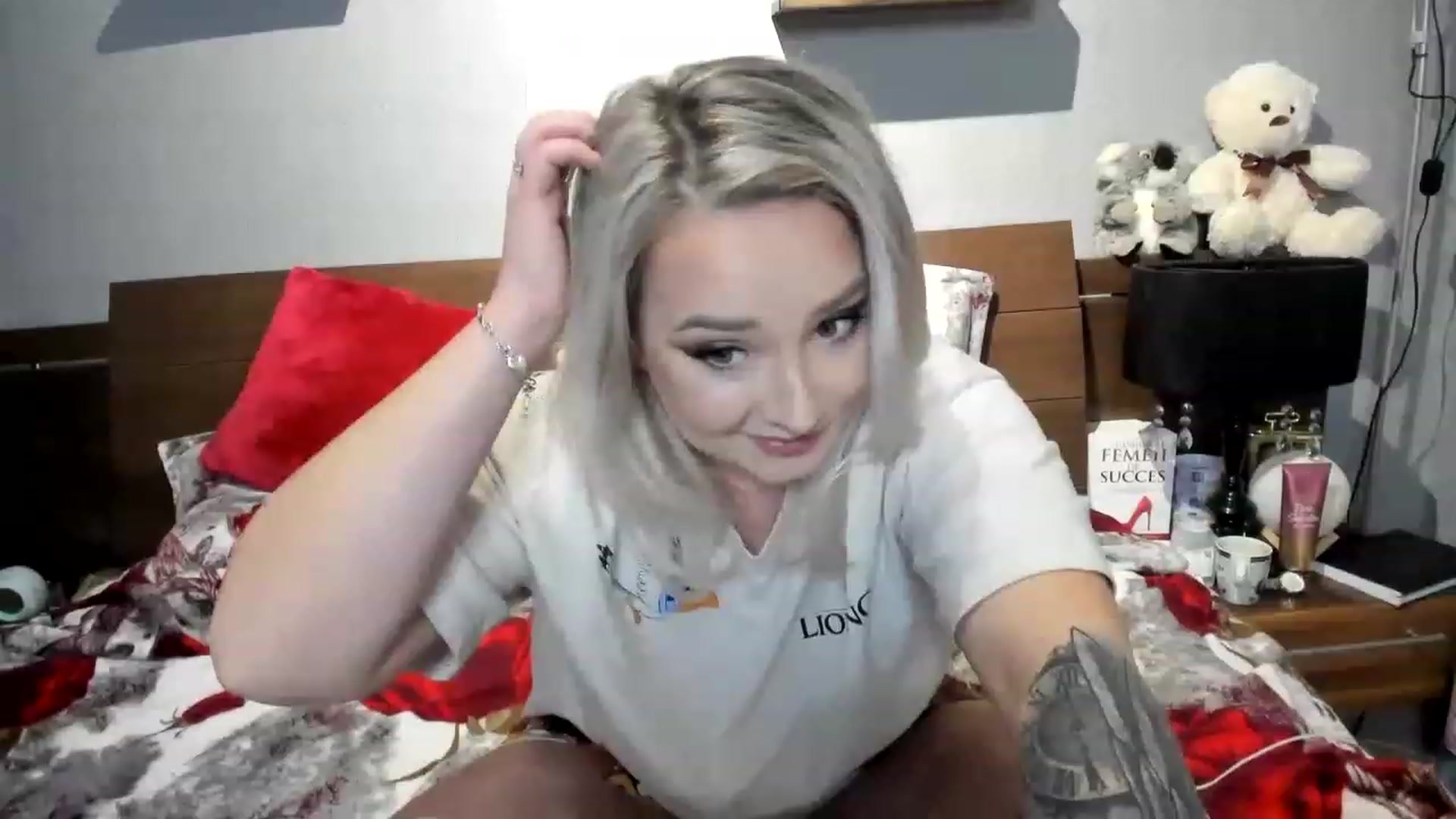 Gallery image thumbnail from LilithTongue_'s myfreecams stream on, 02/28/2023, 15:38 image 18 of 20