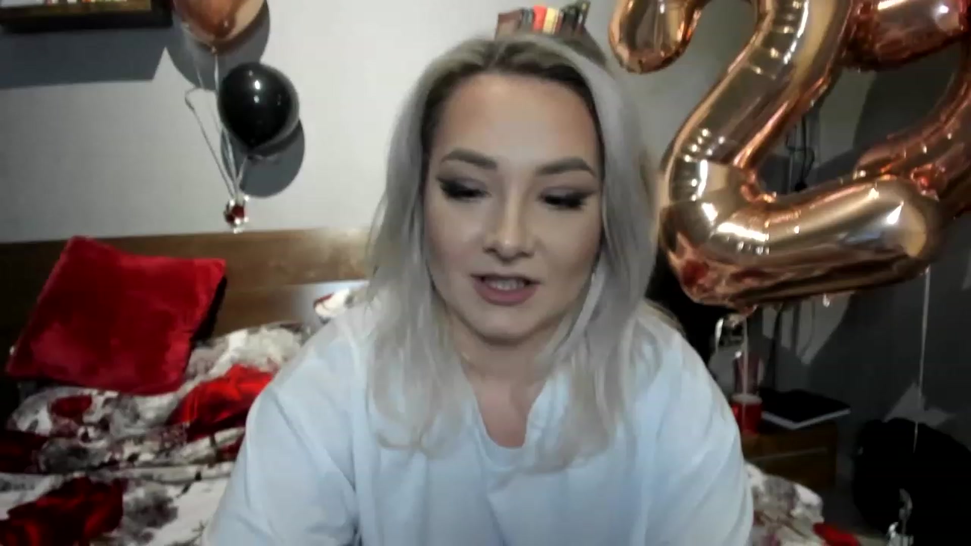 Gallery image thumbnail from LilithTongue_'s myfreecams stream on, 03/04/2023, 15:08 image 18 of 20