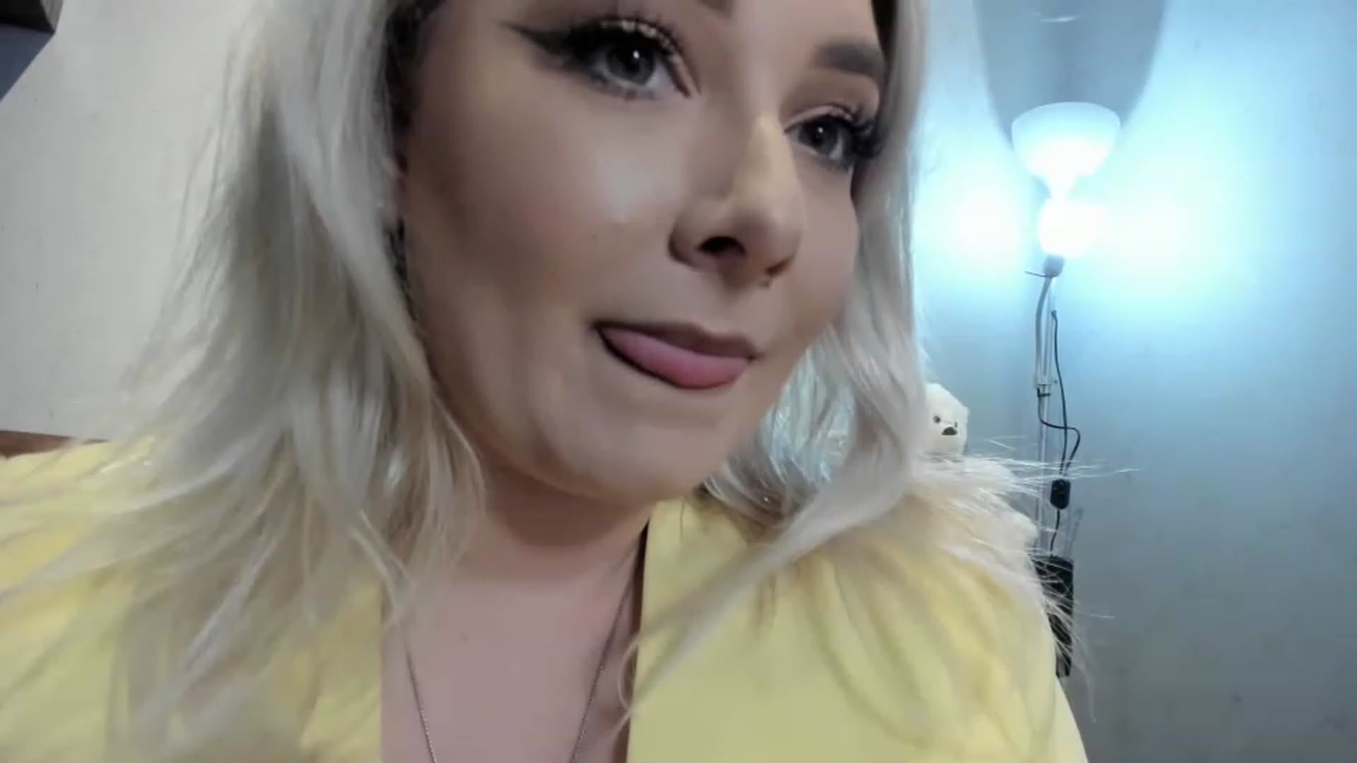 Gallery image thumbnail from LilithTongue_'s myfreecams stream on, 03/10/2023, 14:51 image 6 of 20