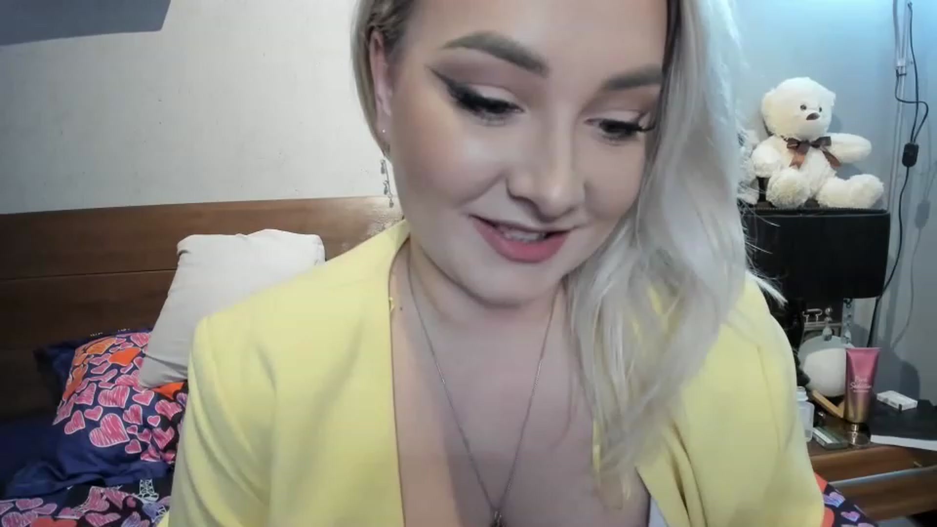 Gallery image thumbnail from LilithTongue_'s myfreecams stream on, 03/10/2023, 17:08 image 4 of 20