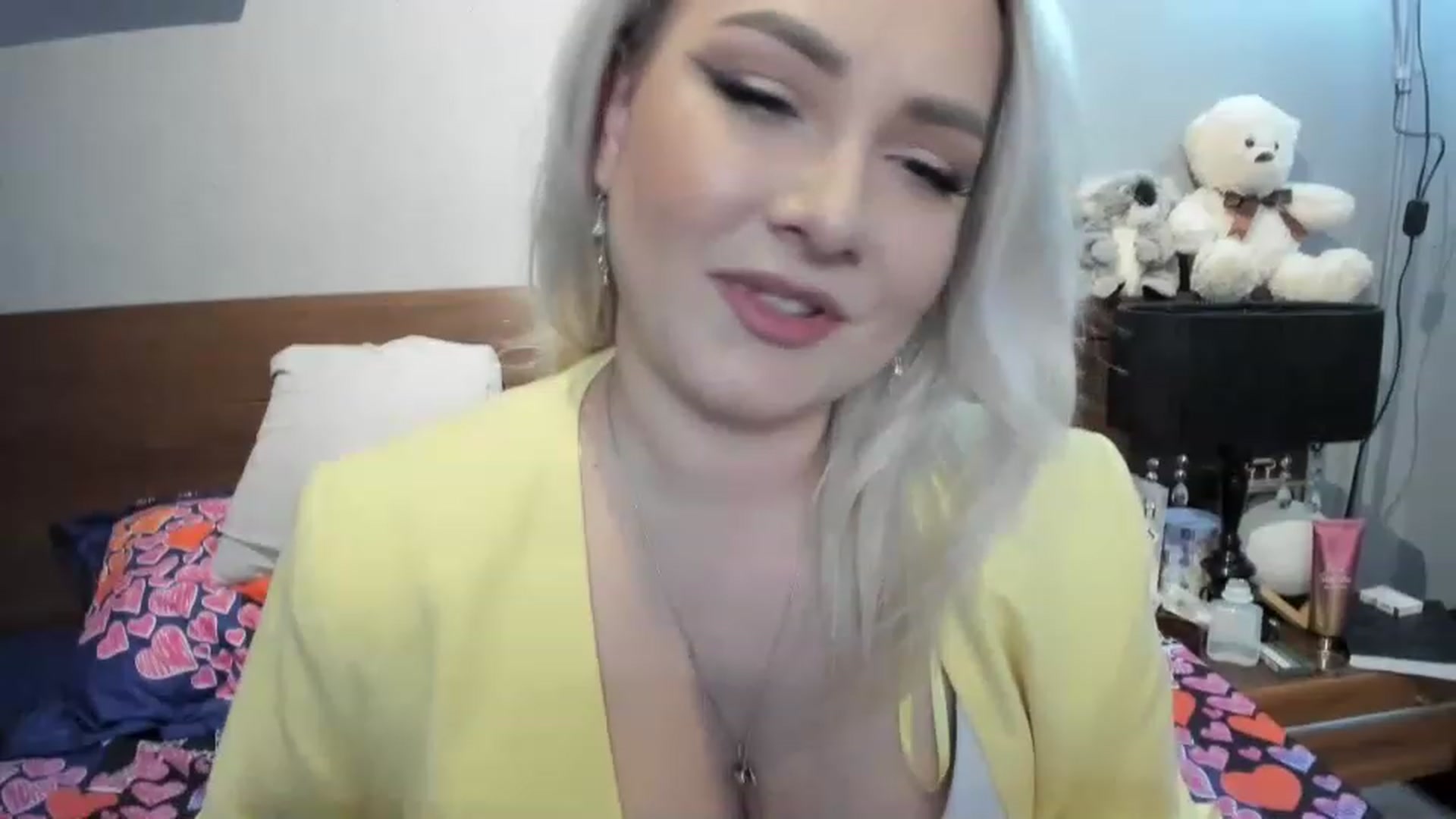 Gallery image thumbnail from LilithTongue_'s myfreecams stream on, 03/10/2023, 17:08 image 6 of 20